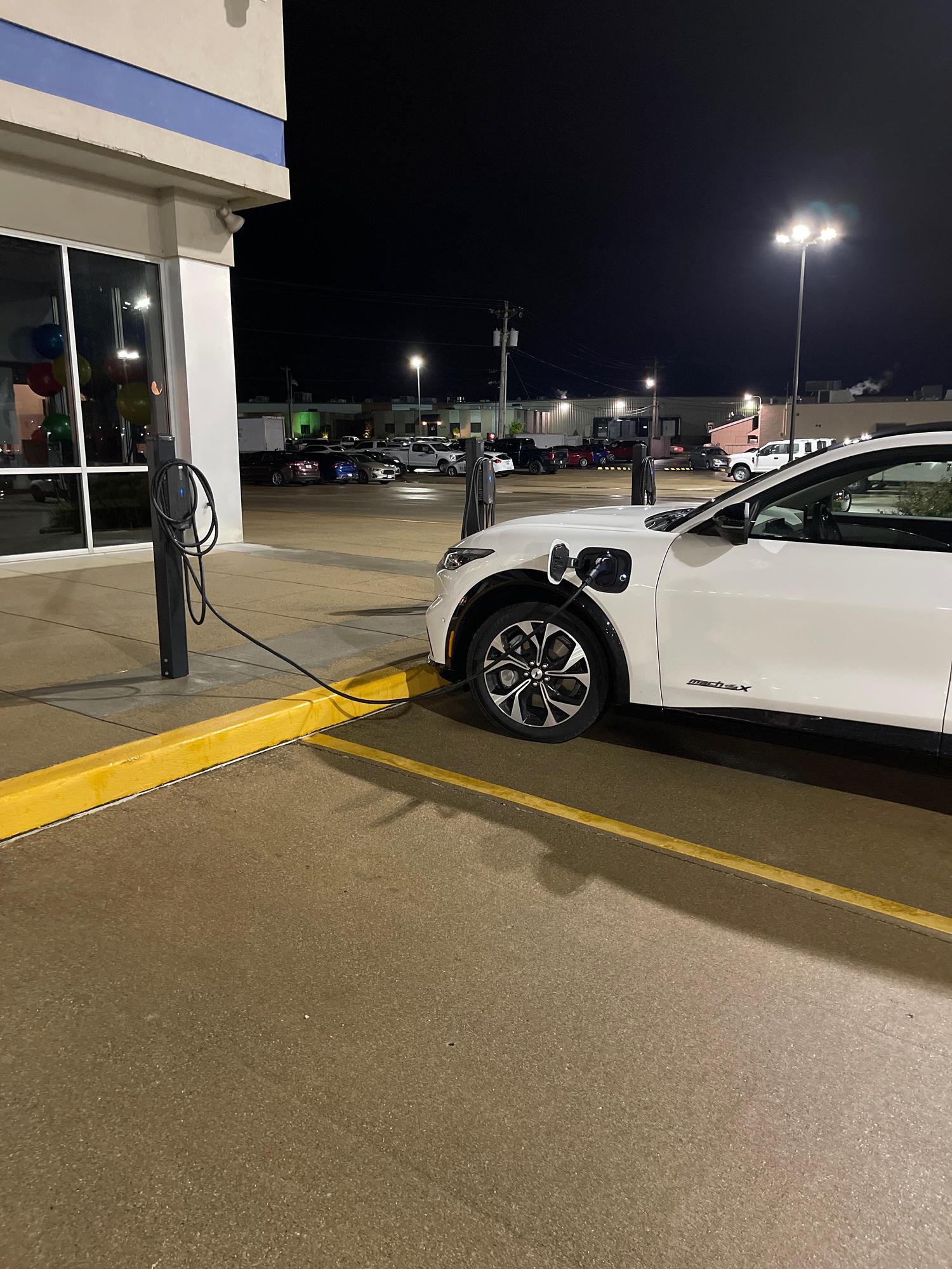 Ruxer Ford Jasper, IN EV Station