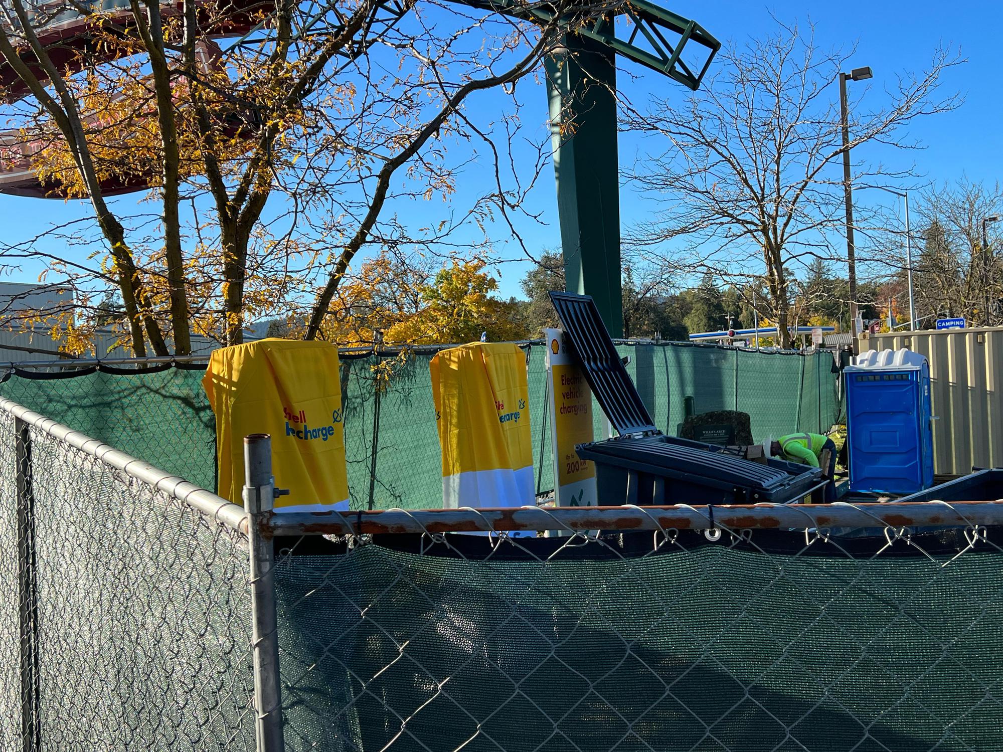 Safeway Willits Shopping Center (2) Willits, CA EV Station