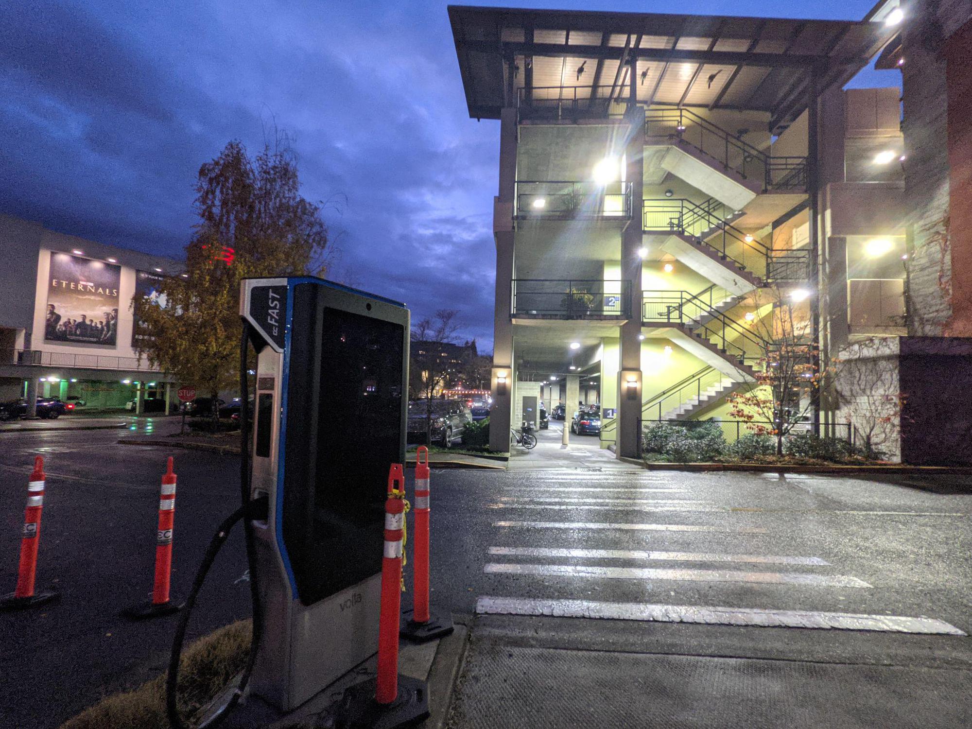 Alderwood Mall Jamba Juice Lynnwood, WA EV Station