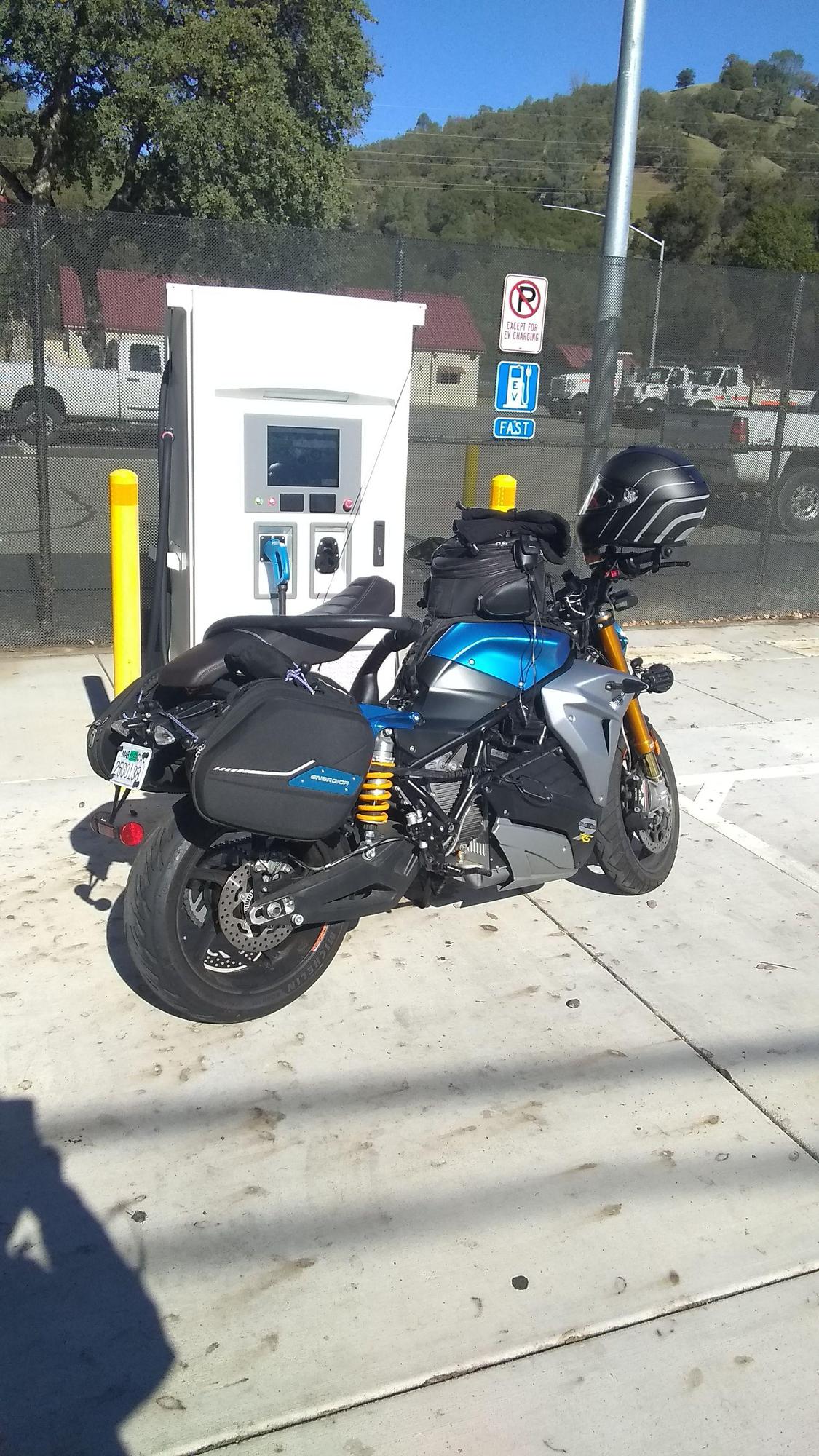 Clearlake Oaks Maintenance Station Clearlake Oaks, CA EV Station
