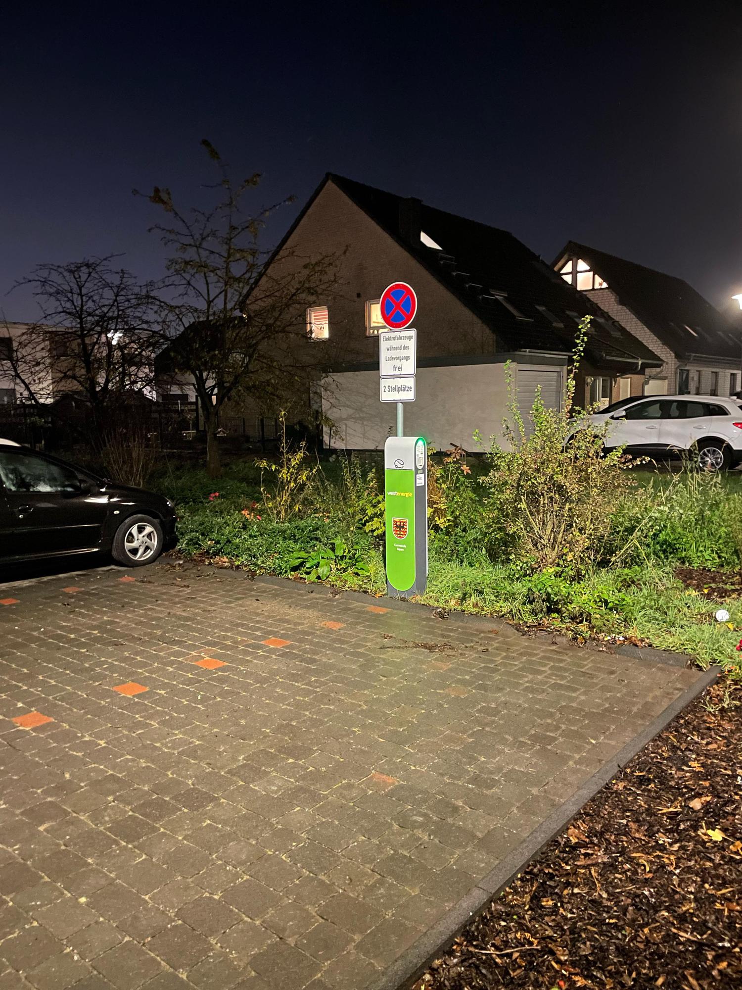 Charging Station innogy eMobility Solutions GmbH Alpen, NRW EV Station