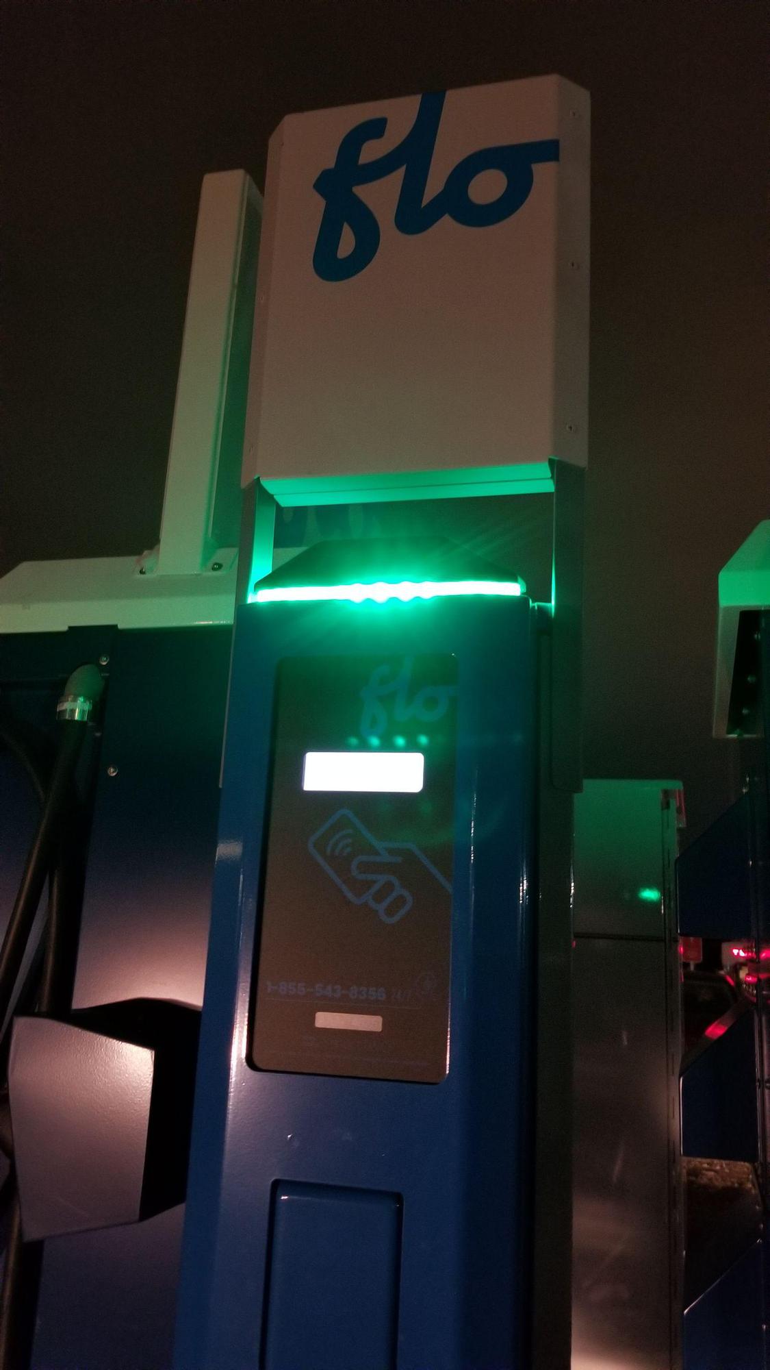 Canadian Tire Regina (2) Regina, SK EV Station