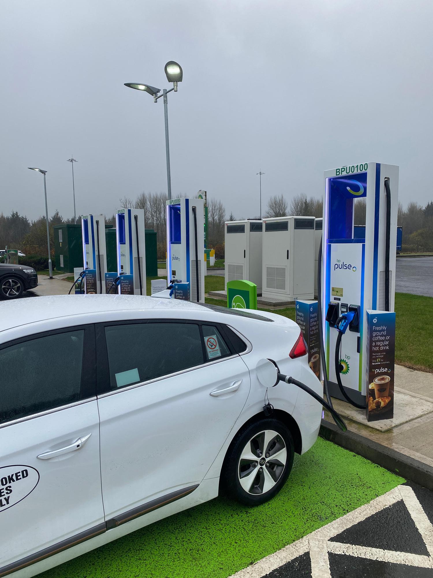 M8 (N/E) Harthill Services Harthill, Scotland EV Station
