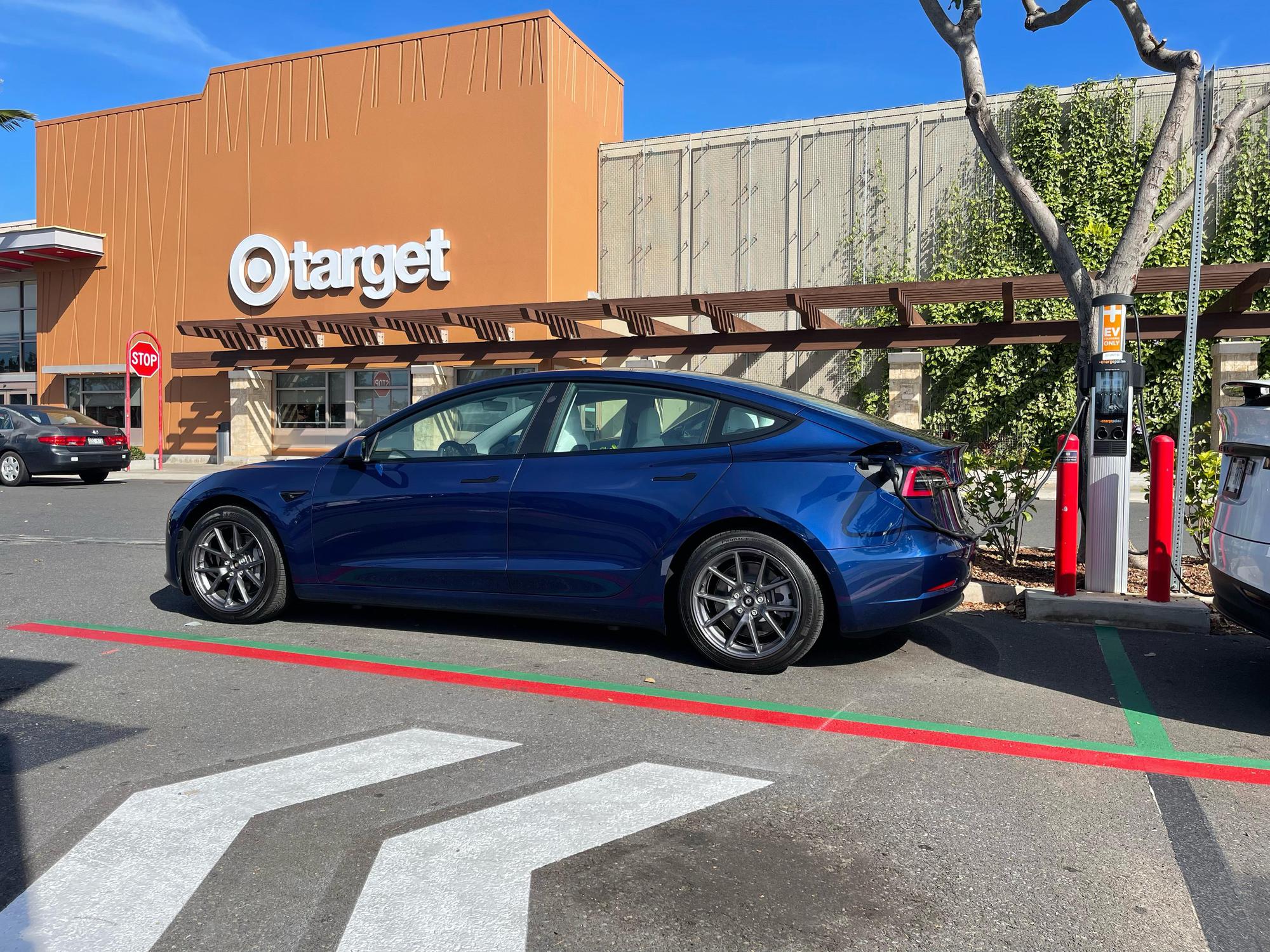 Kapolei Commons Target Kapolei, HI EV Station
