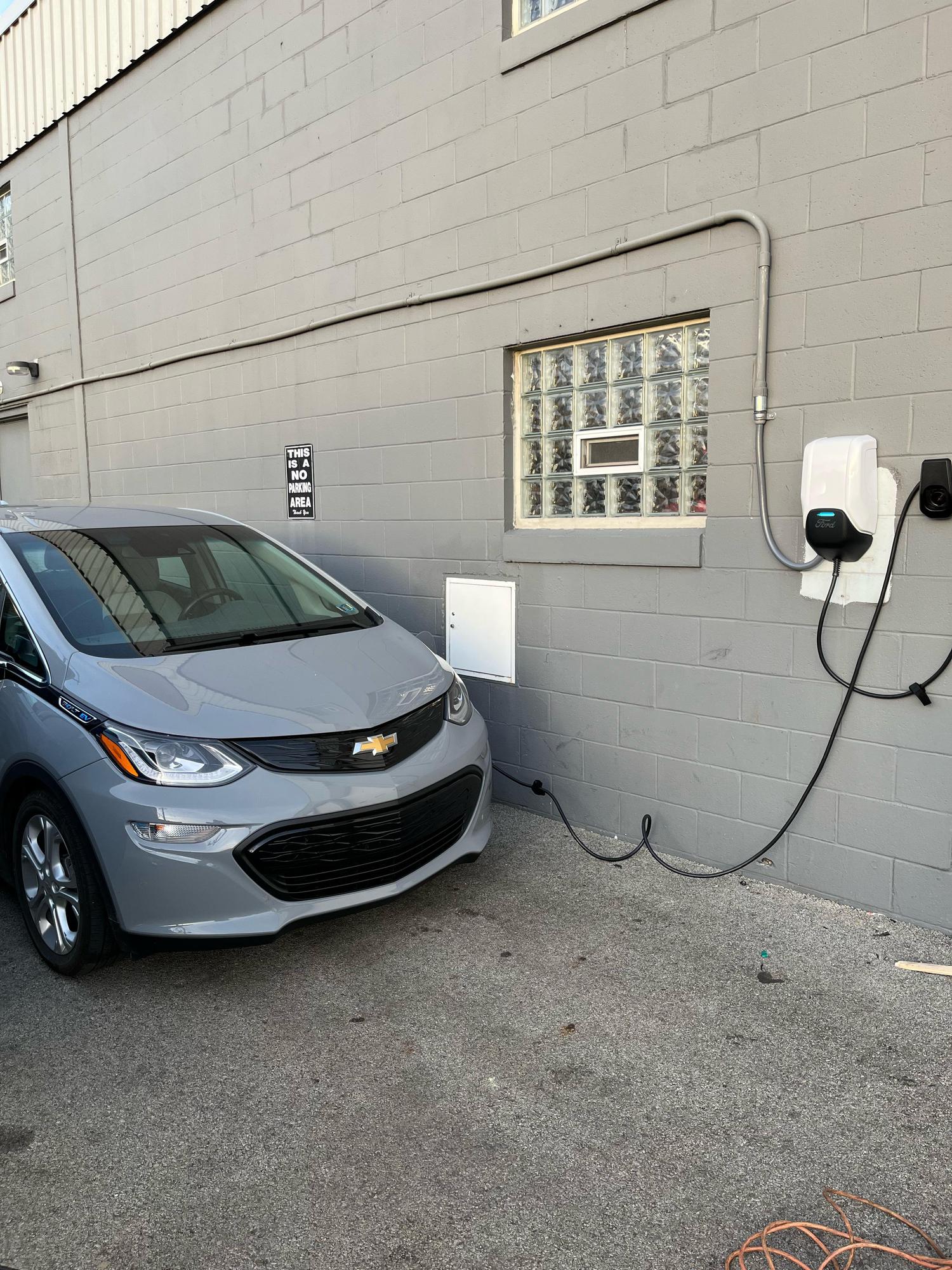 Ford of Monroeville Monroeville, PA EV Station