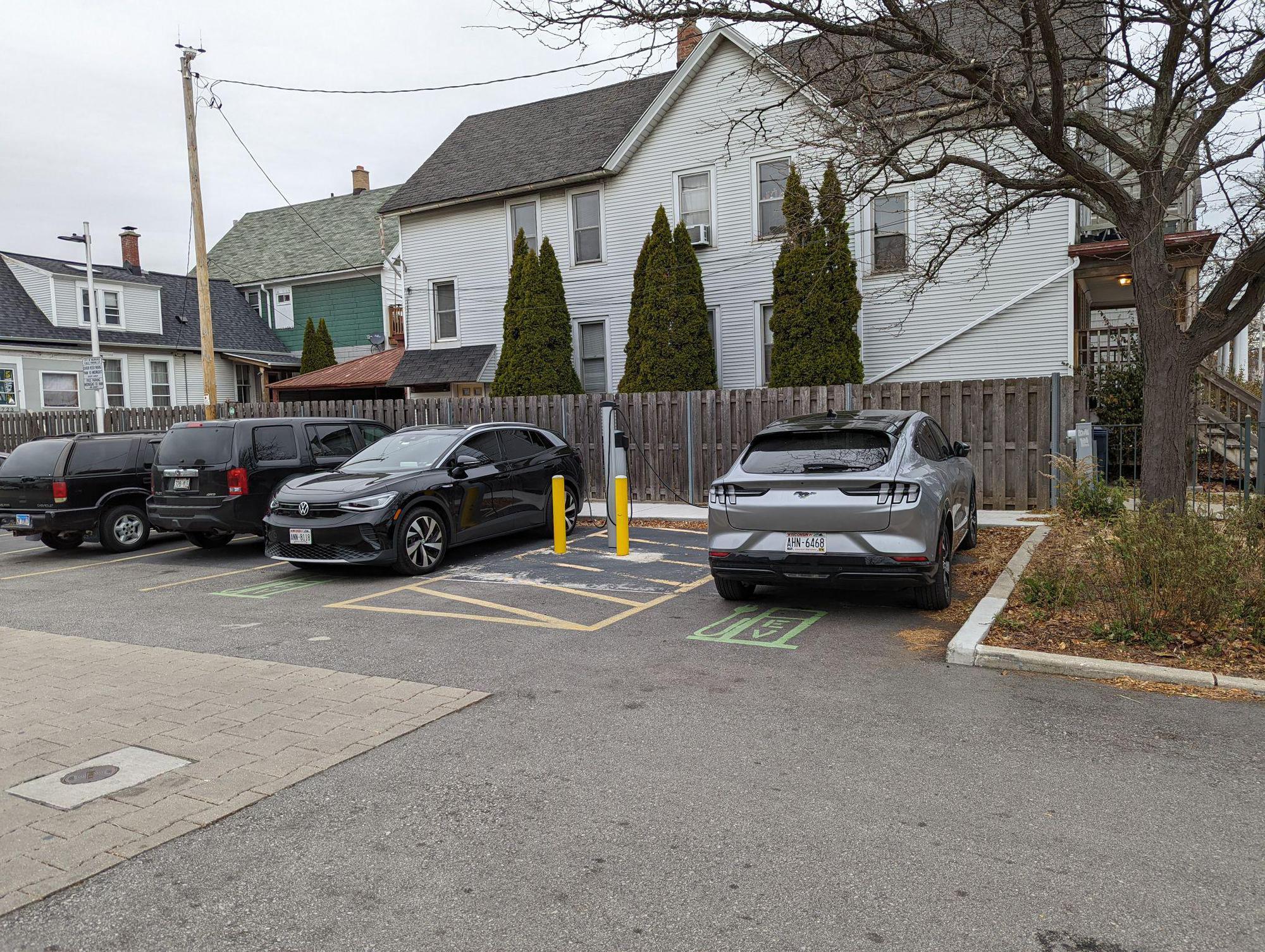 1720 N Arlington Pl Parking Lot Milwaukee, WI EV Station