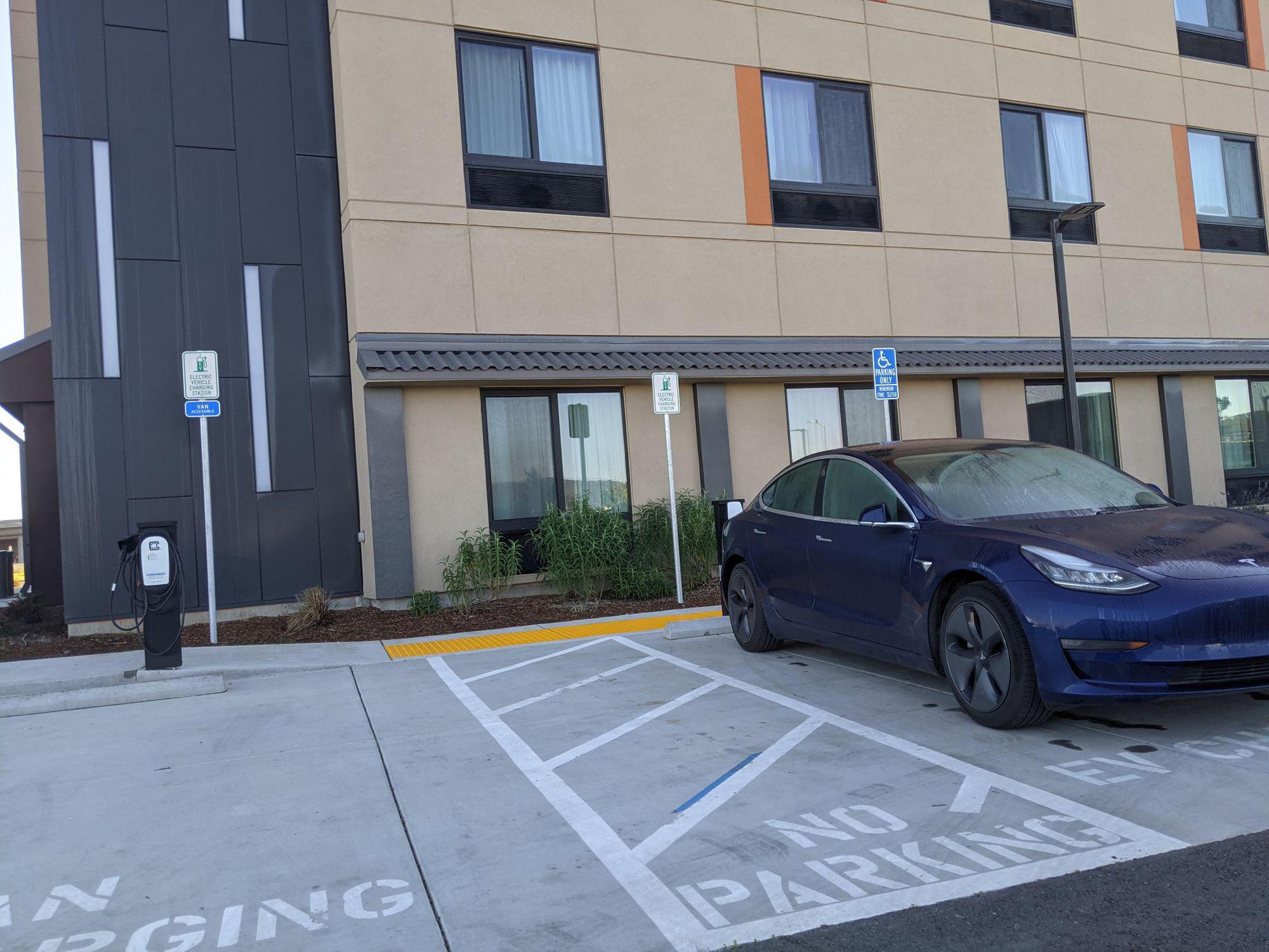 Courtyard by Marriott Petaluma, CA EV Station
