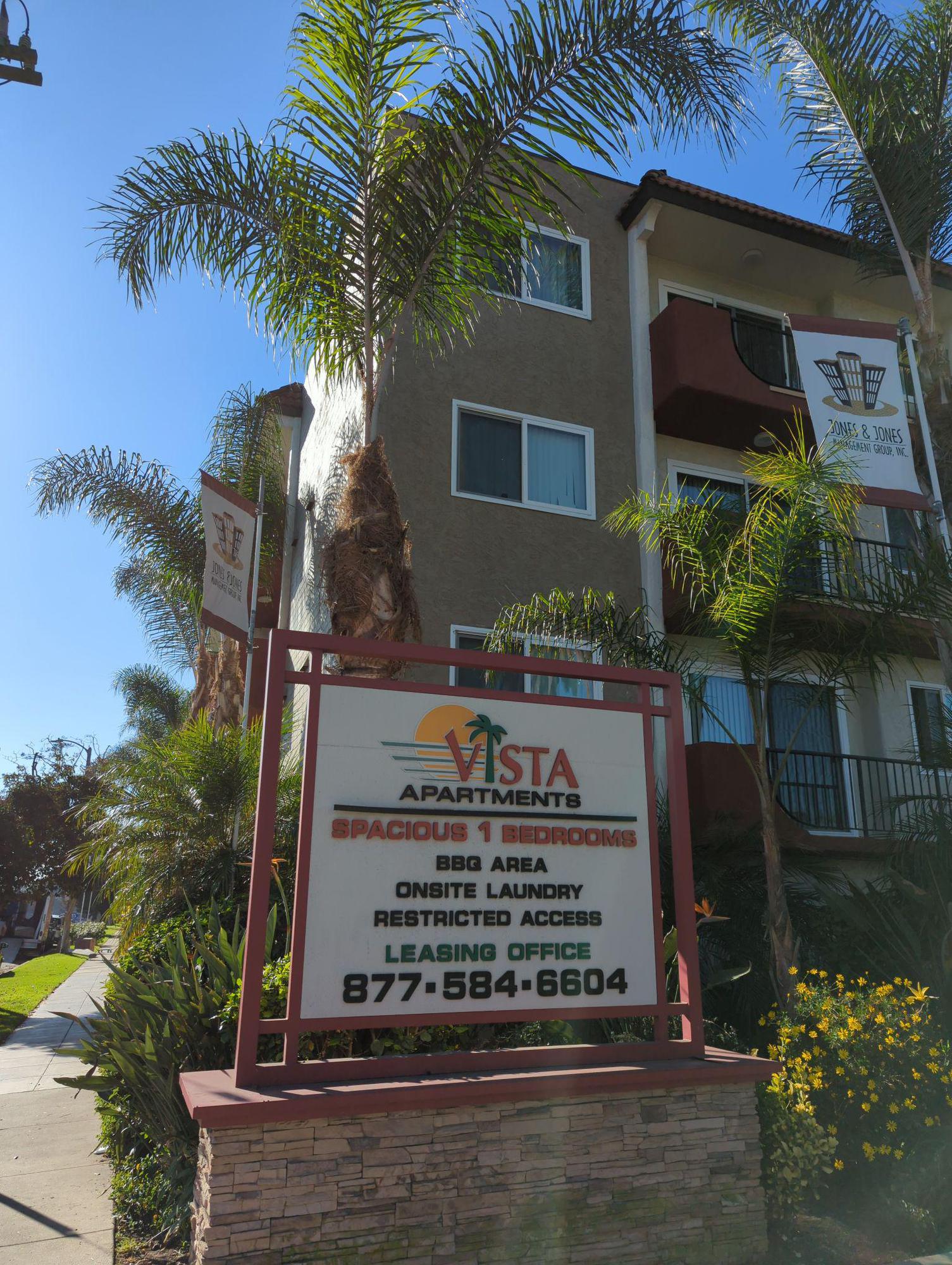 Vista Apartments Los Angeles, CA EV Station