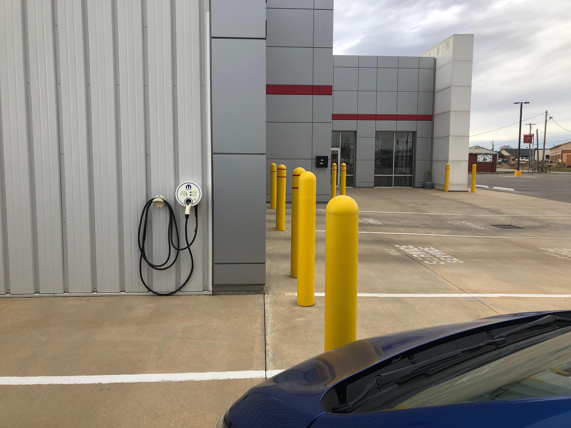 Toyota Dealer Emporia, KS EV Station