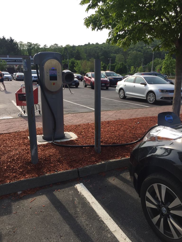 Staples Plaza Yorktown Heights, NY EV Station
