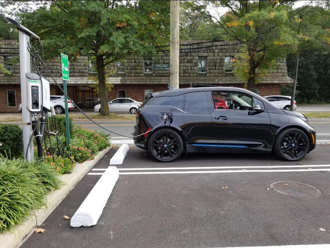 BottleBuys Glen Head, NY EV Station