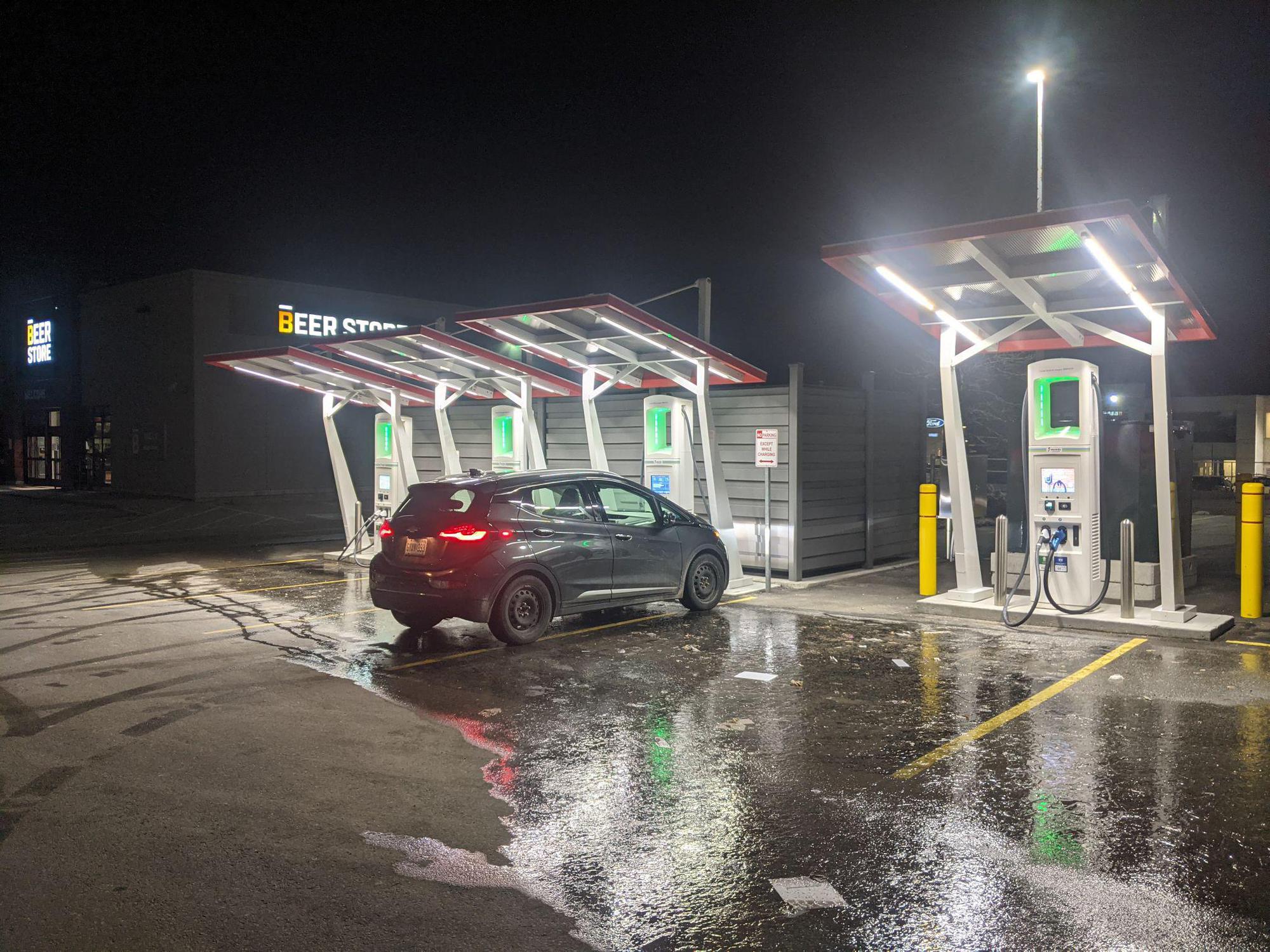Canadian Tire Barrie South Barrie, ON EV Station