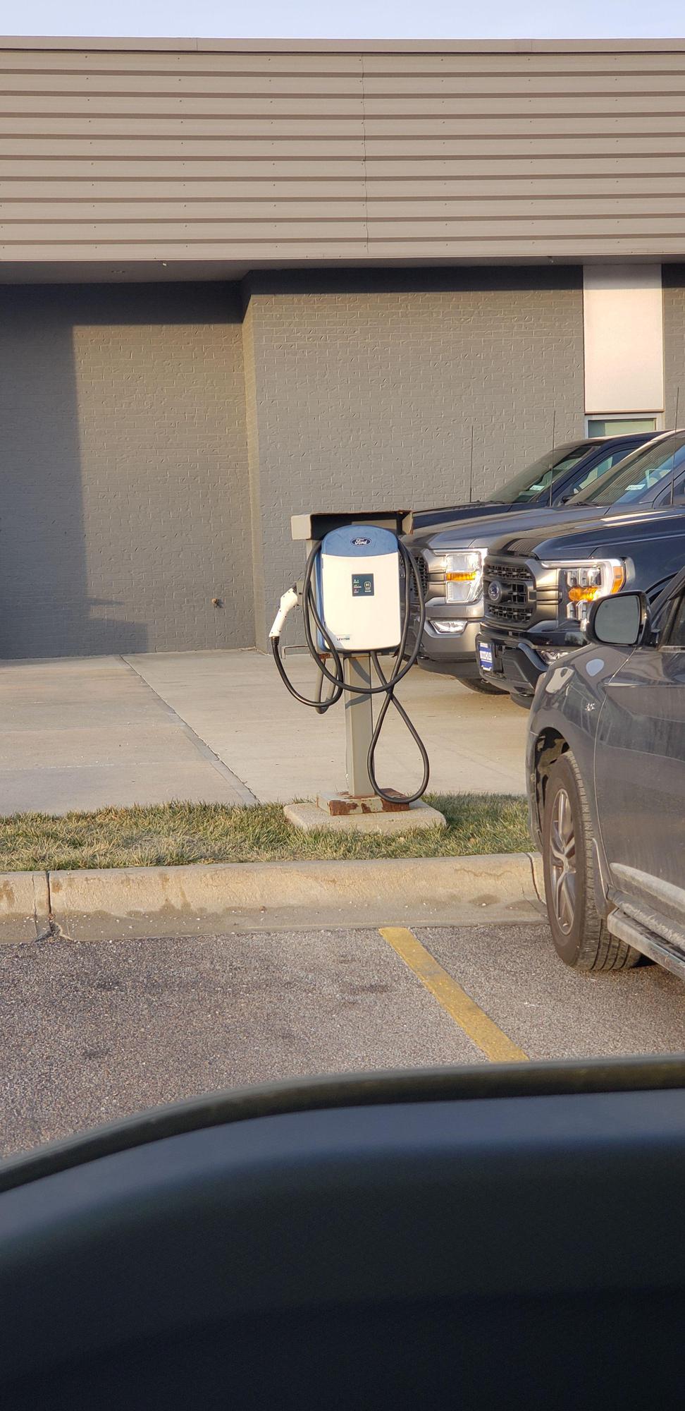 Woodhouse Ford (1) Omaha, NE EV Station