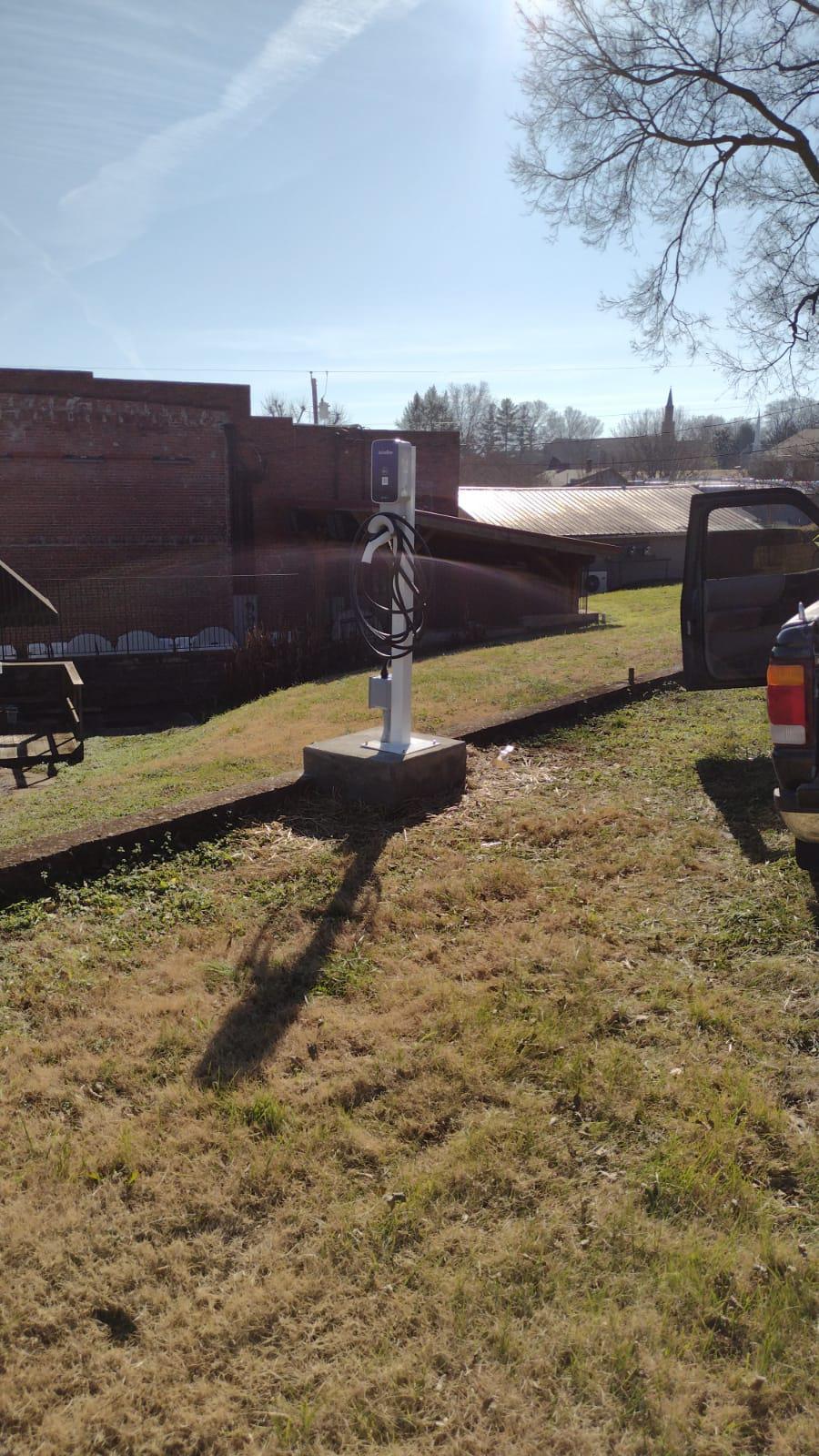 Grove St Parking Lot Loudon, TN EV Station