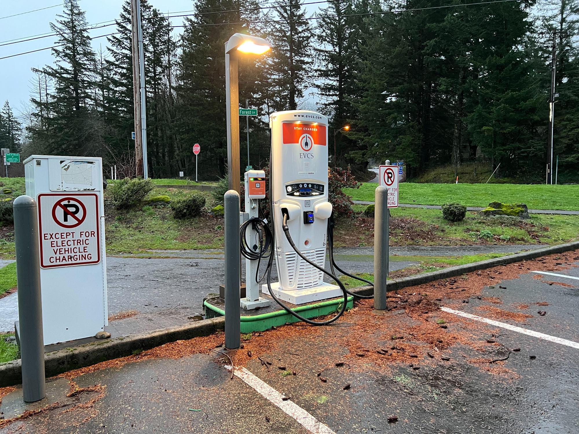 Cascade Locks Cemetery Cascade Locks, OR EV Station