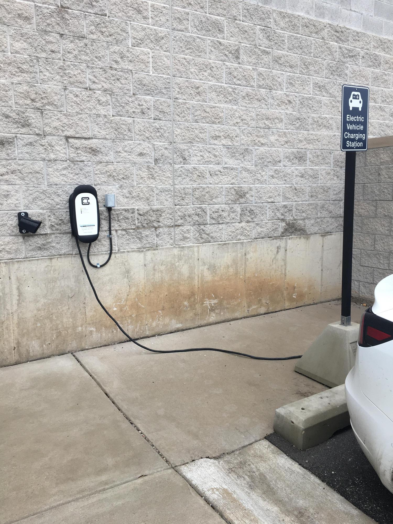 GVSU IDC Building Grand Rapids, MI EV Station