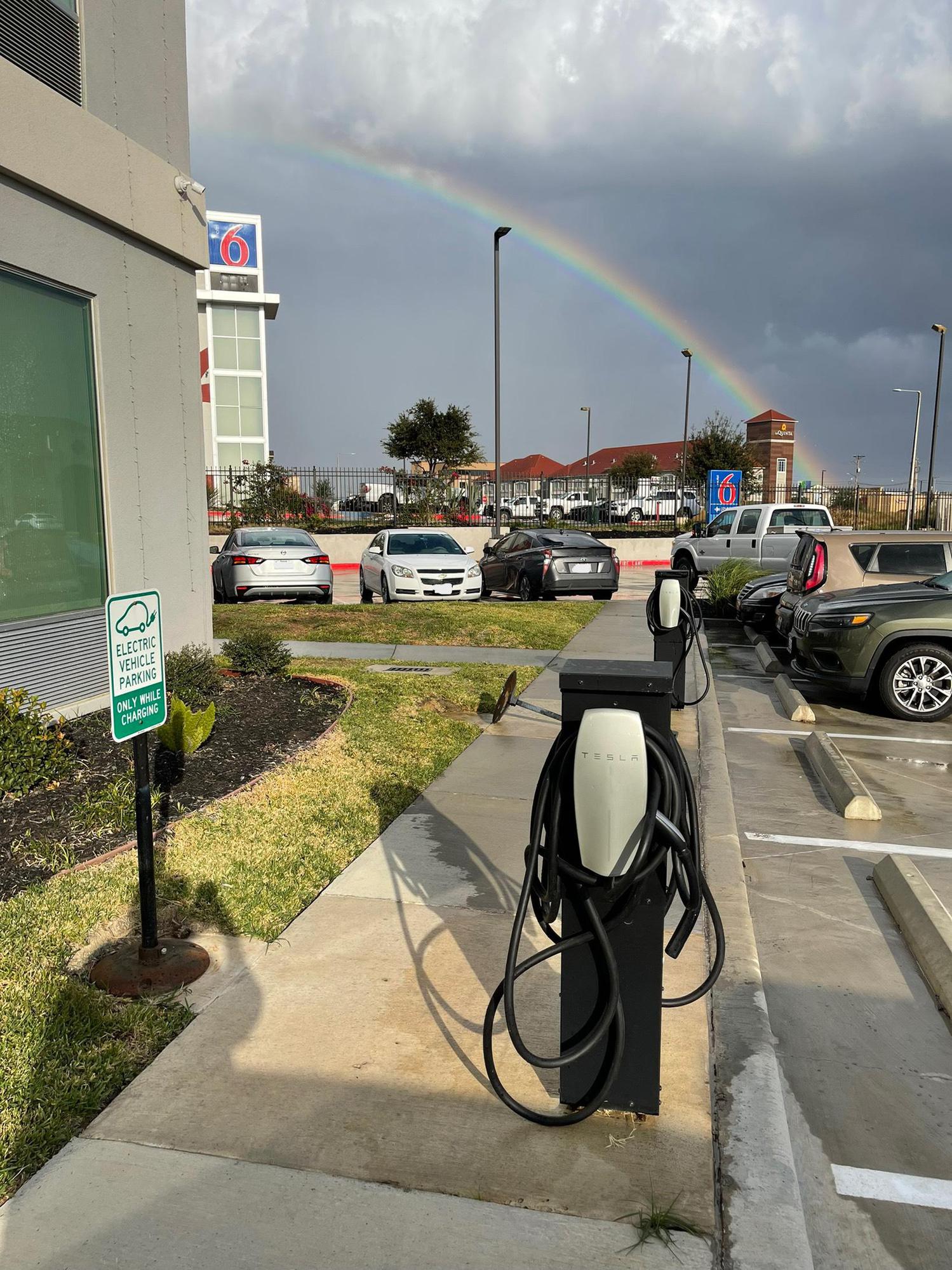 H2/Tru by Hilton Laredo Airport Laredo, TX EV Station