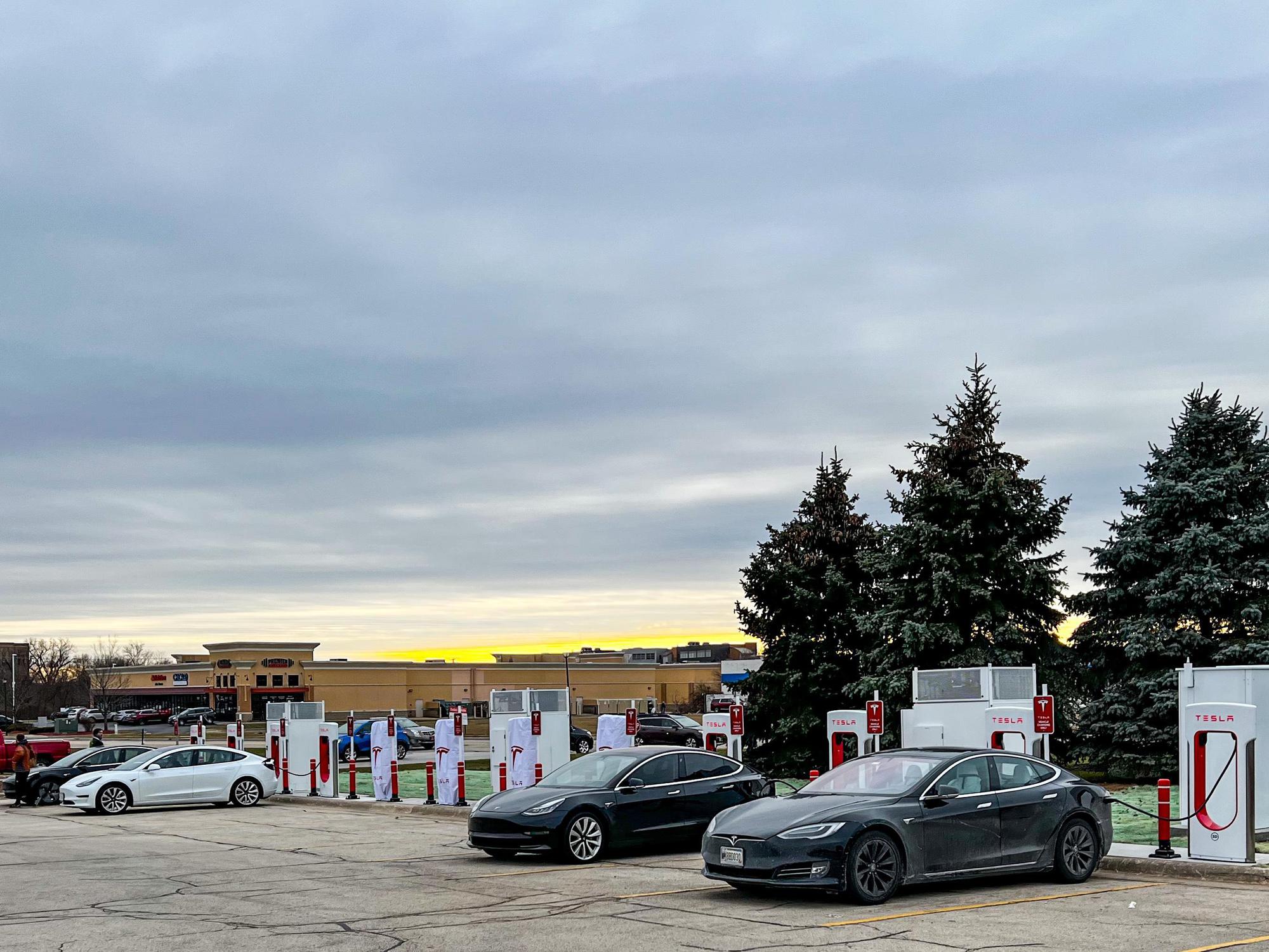 Woodman's Food Market Rockford, IL EV Station