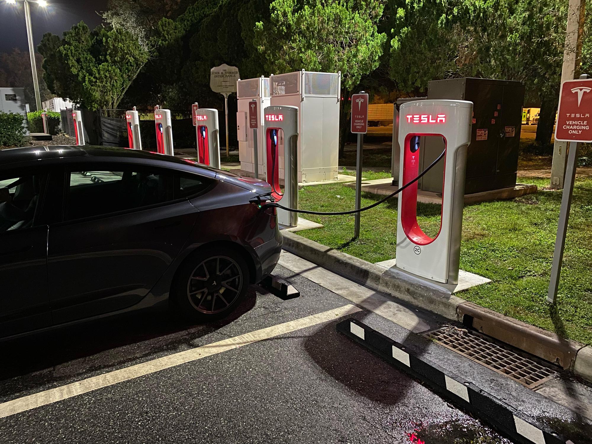 Okahumpka Service Plaza Wildwood, FL EV Station