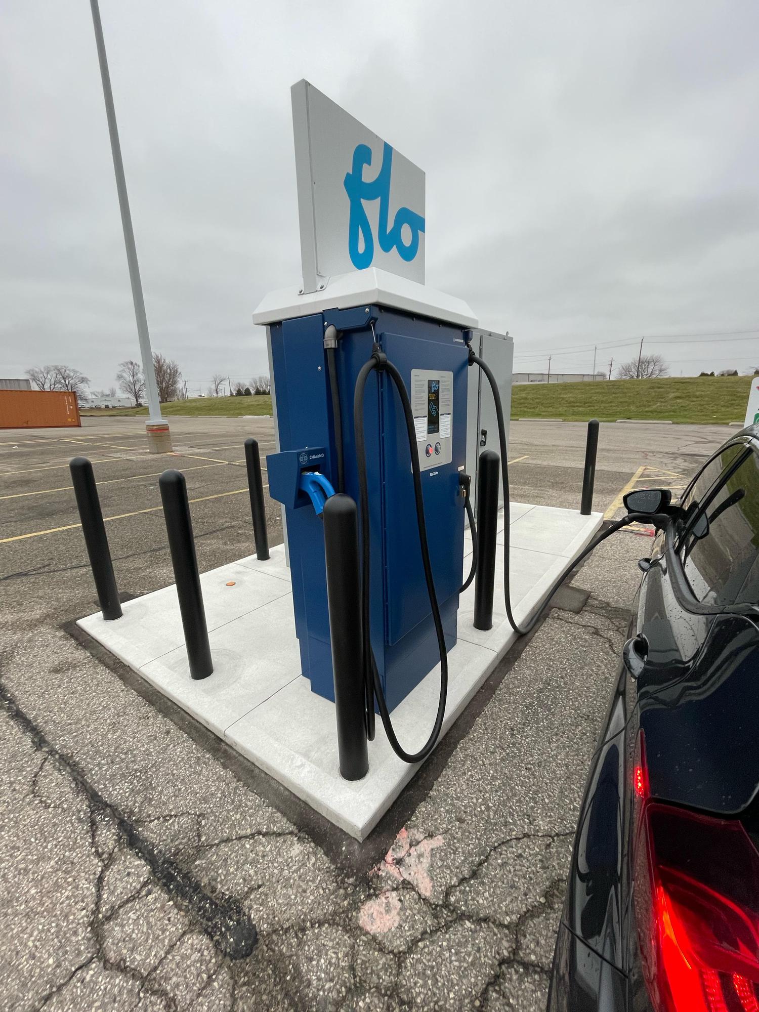 Canadian Tire Wallaceburg Wallaceburg, ON EV Station