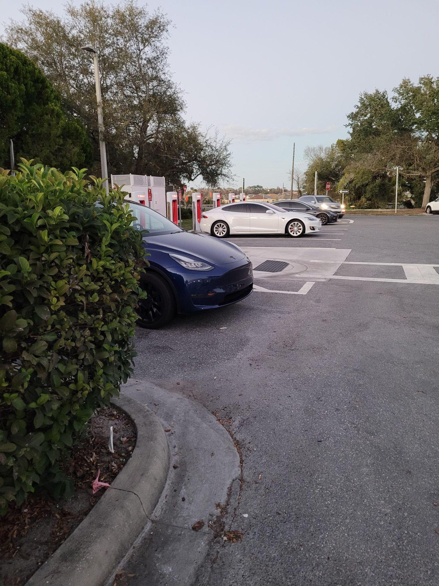 Okahumpka Service Plaza Wildwood, FL EV Station