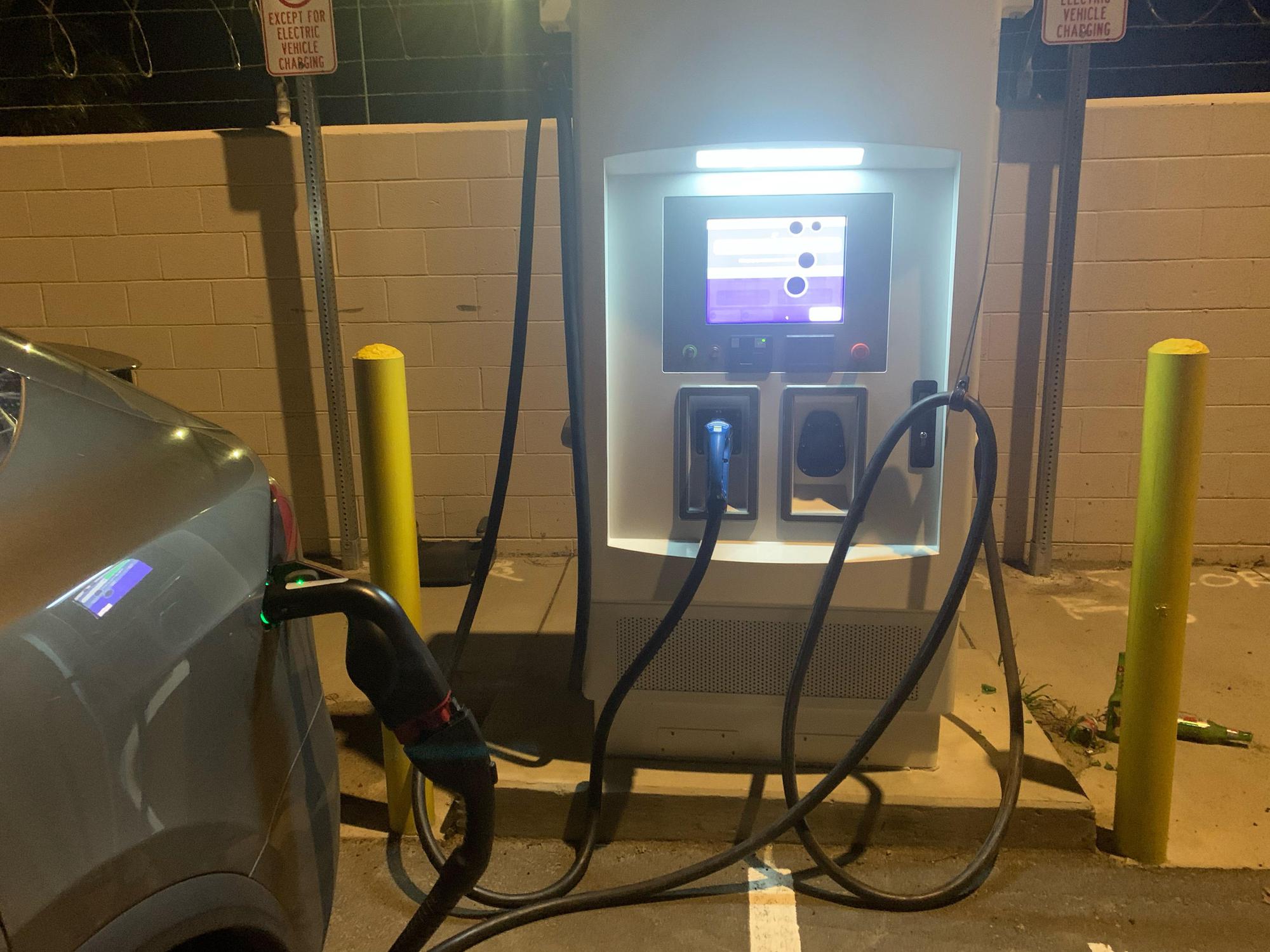 Kettleman City Maintenance Station Kettleman City, CA EV Station