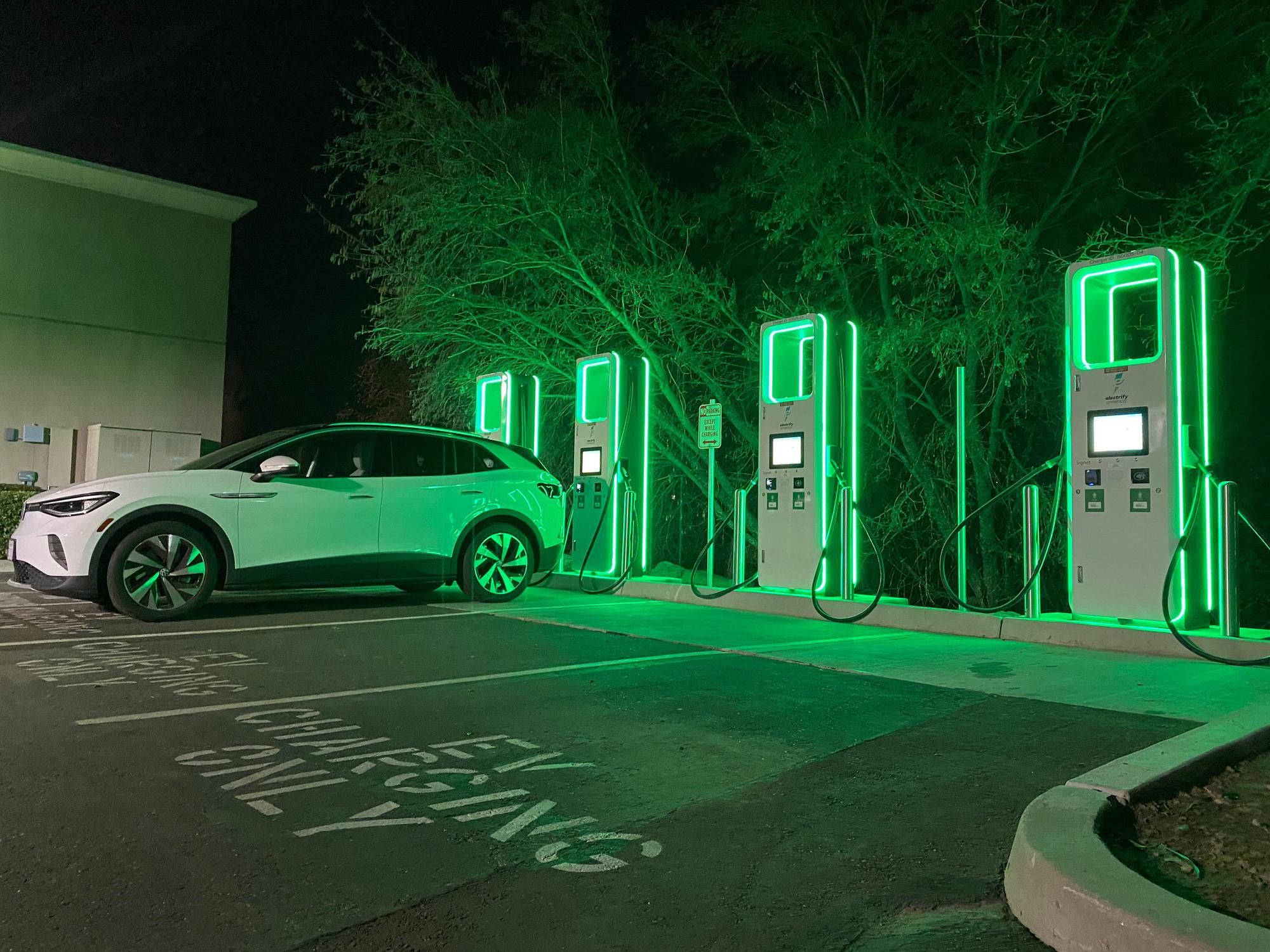 Central Valley Bank Oakhurst, CA EV Station
