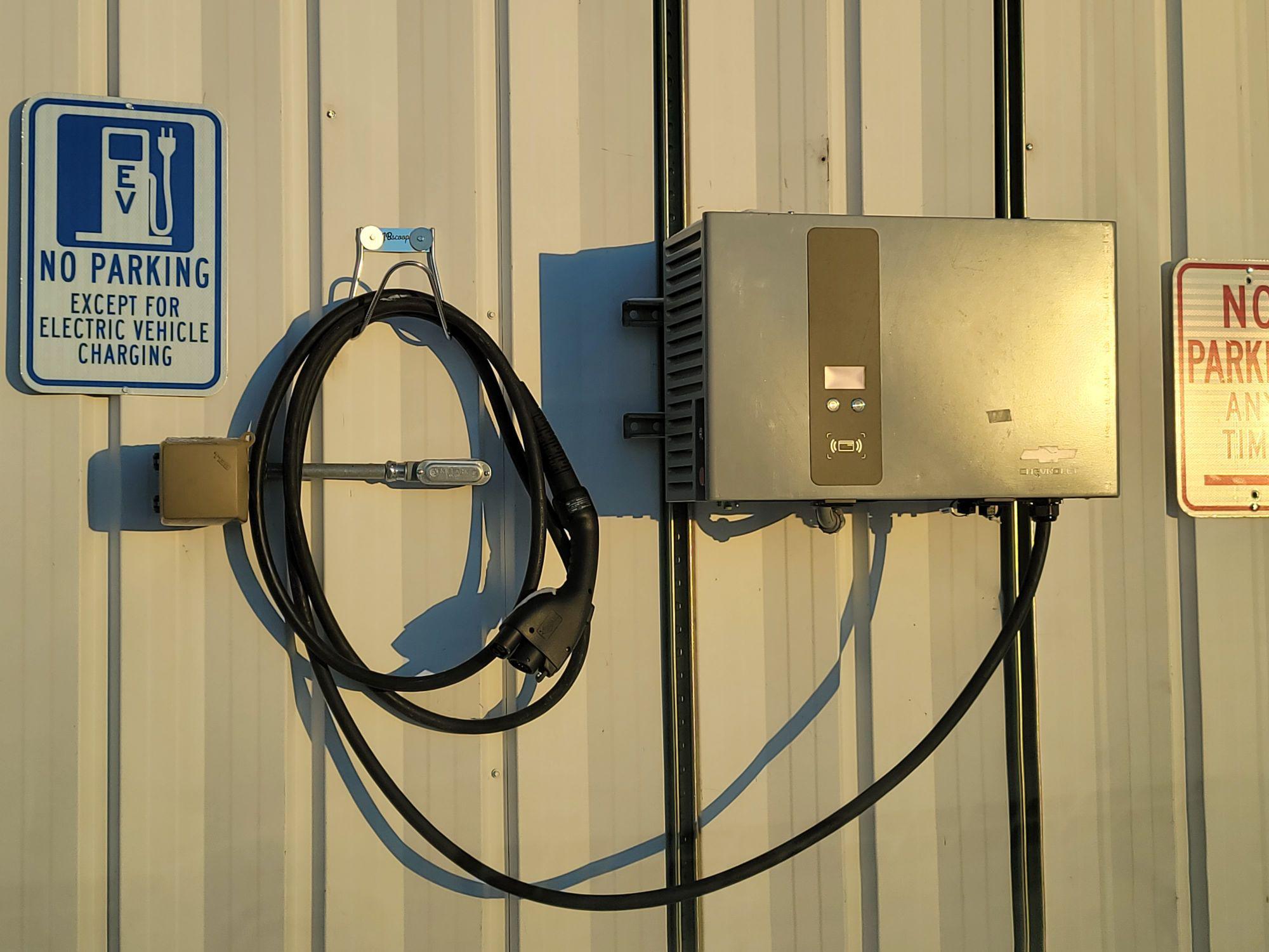 Neuville Motors Waupaca, WI EV Station