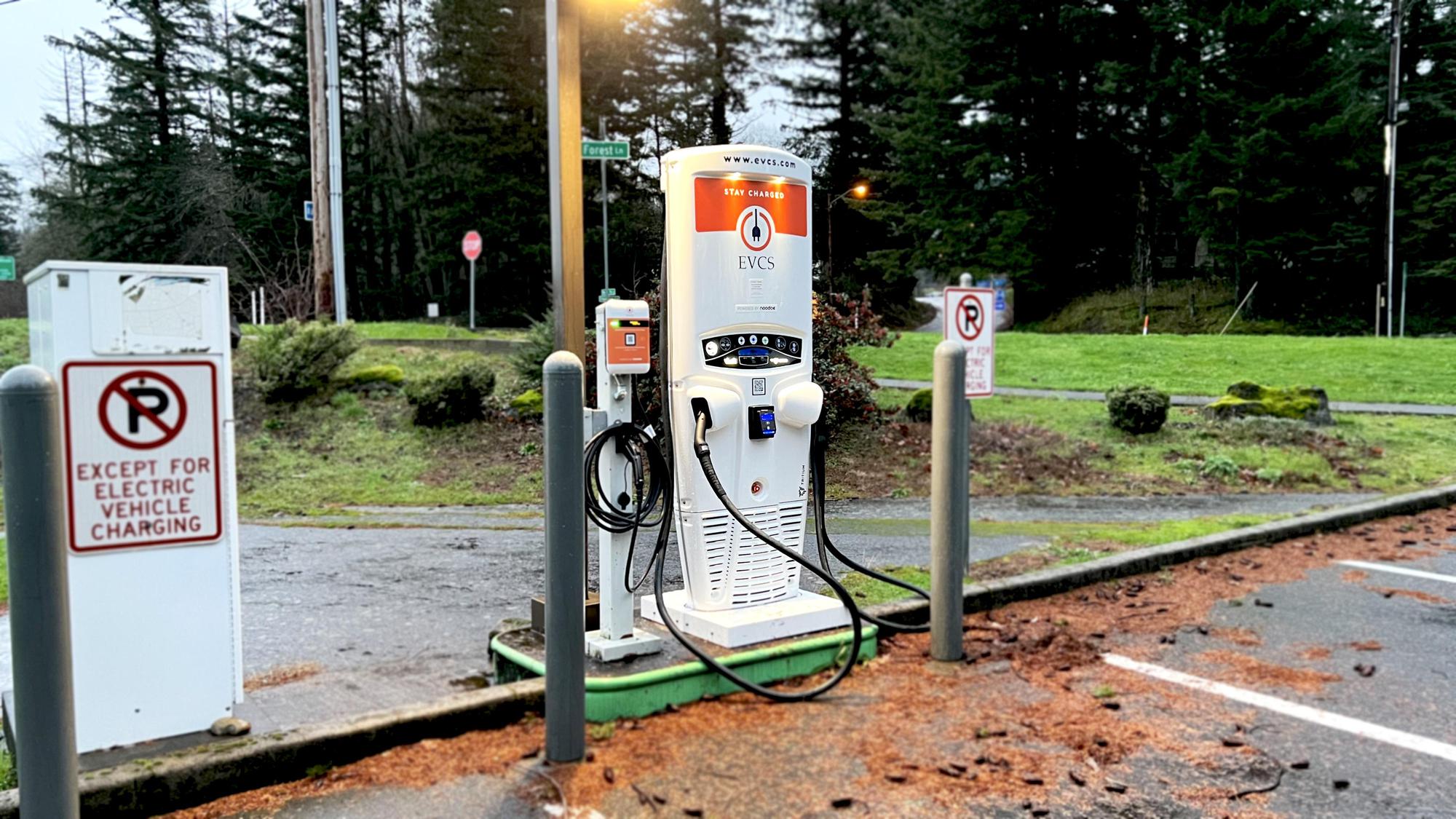 Cascade Locks Cemetery Cascade Locks, OR EV Station