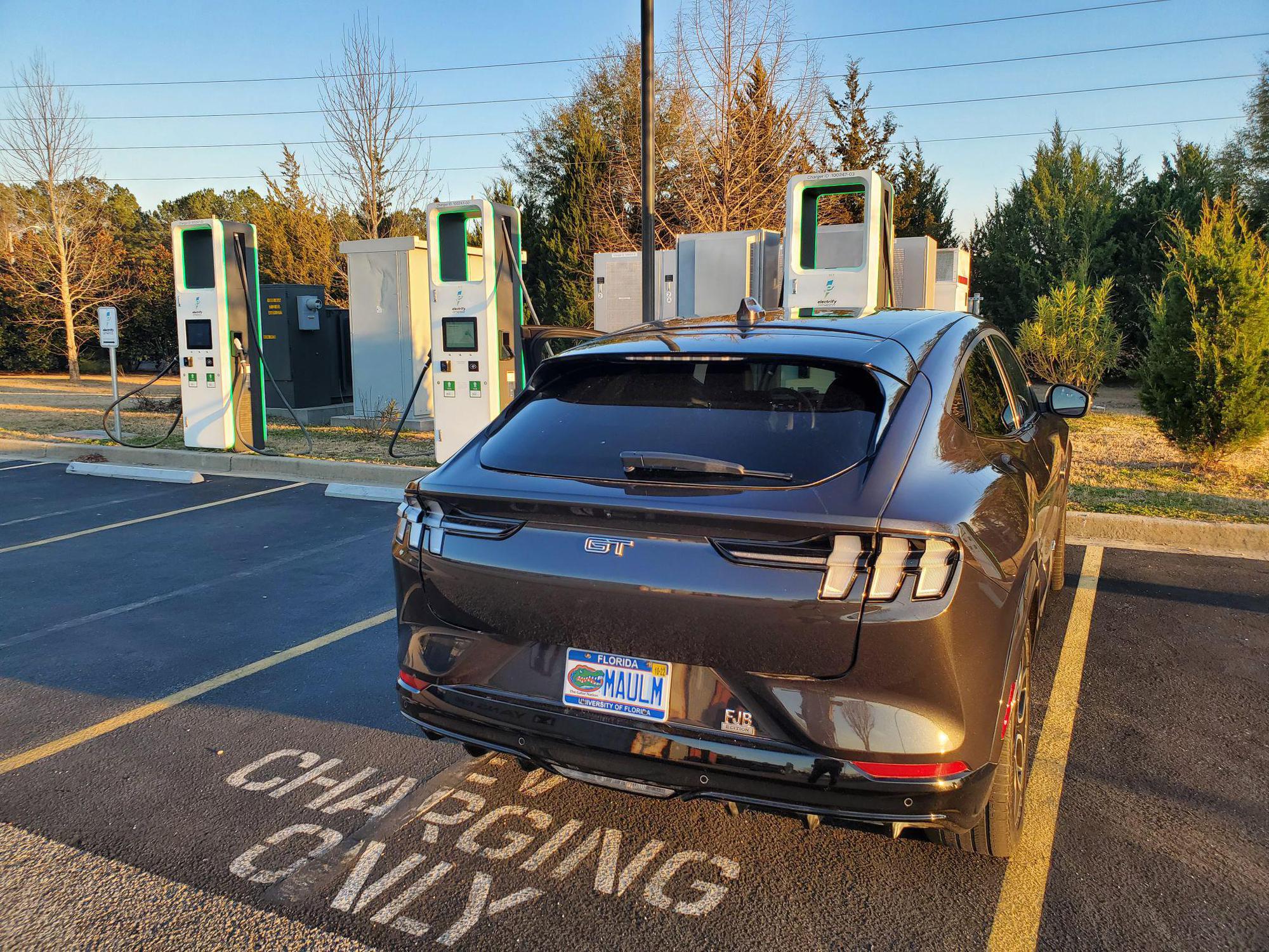 Walmart Supercenter Walterboro, SC EV Station