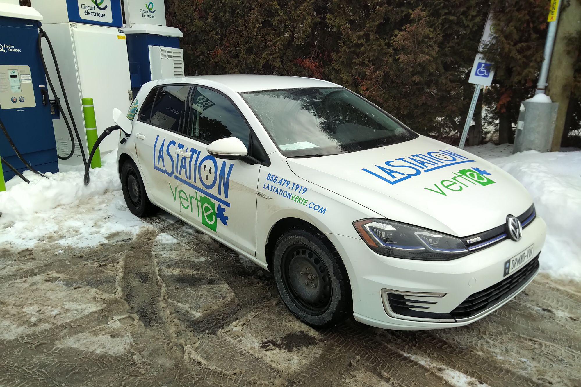 Rimouski Dépanneur Shell Rimouski, QC EV Station