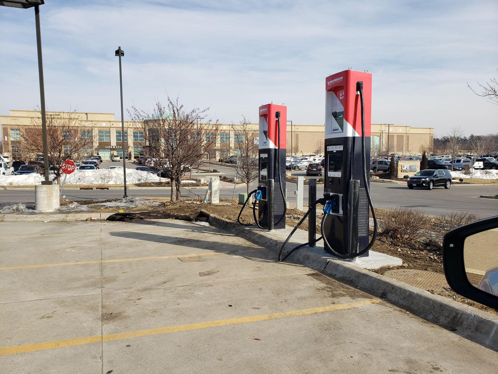 Kum & Go Urbandale, IA EV Station