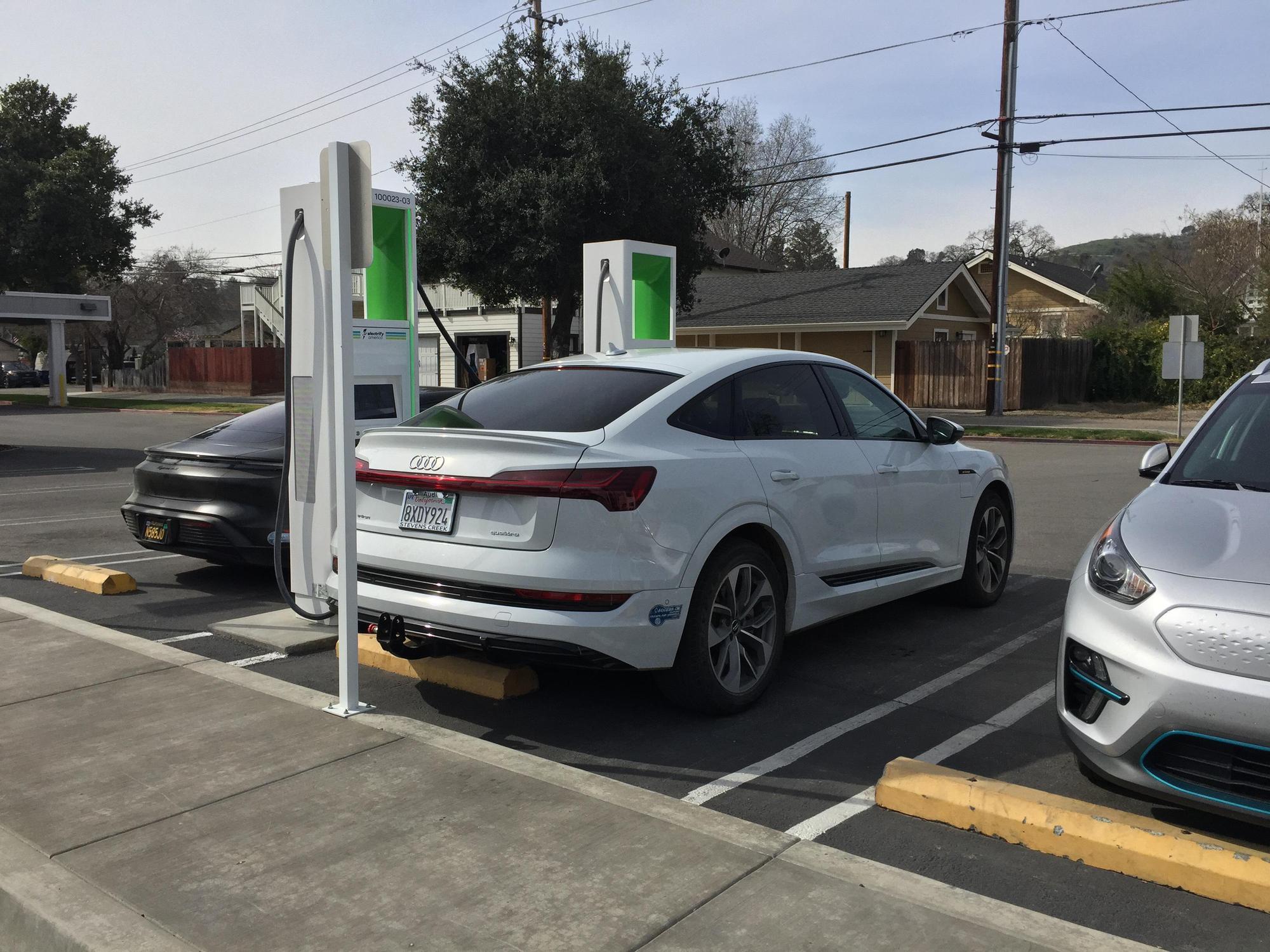 Paso Robles Bank of America Paso Robles, CA EV Station