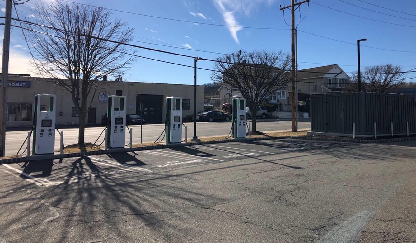 Pompton Lakes Towne Square (1) Pompton Lakes, NJ EV Station