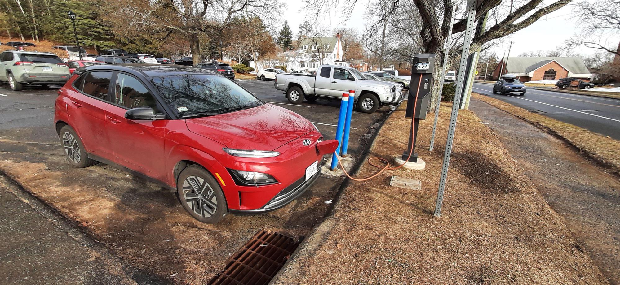 Simsbury Town Hall Simsbury, CT EV Station