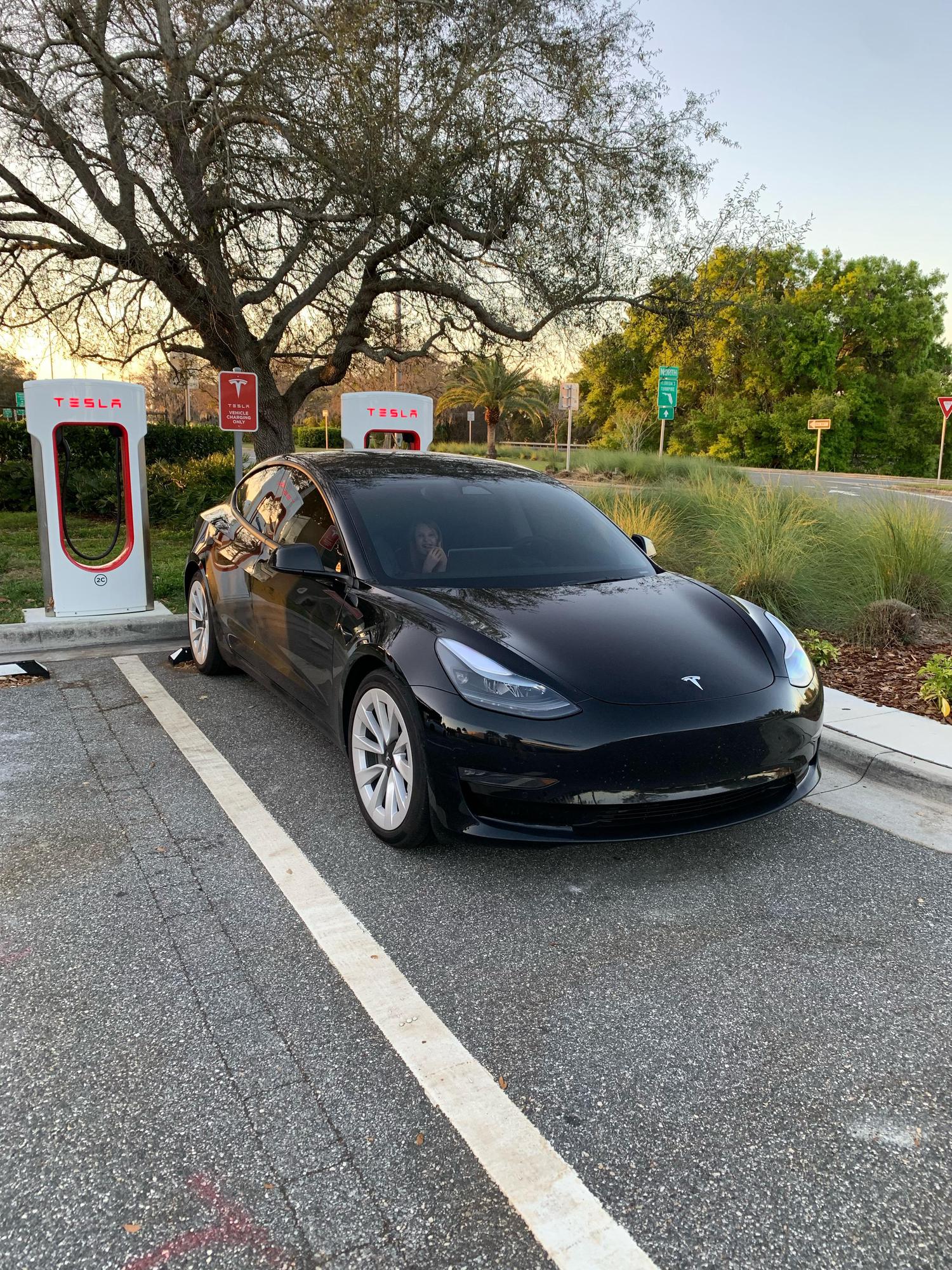 Okahumpka Service Plaza Wildwood, FL EV Station