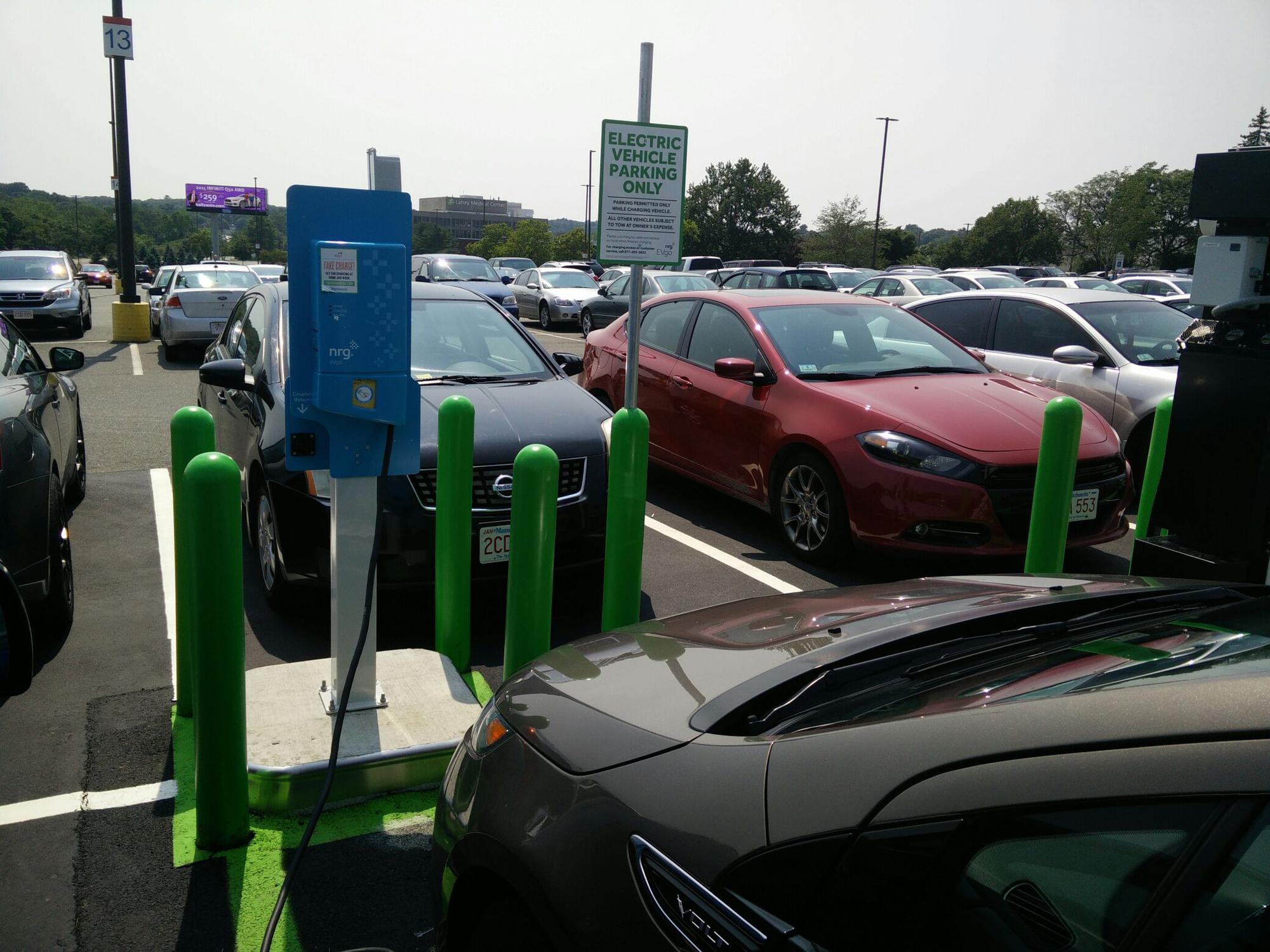 Northshore Mall Cheesecake Factory Peabody, MA EV Station