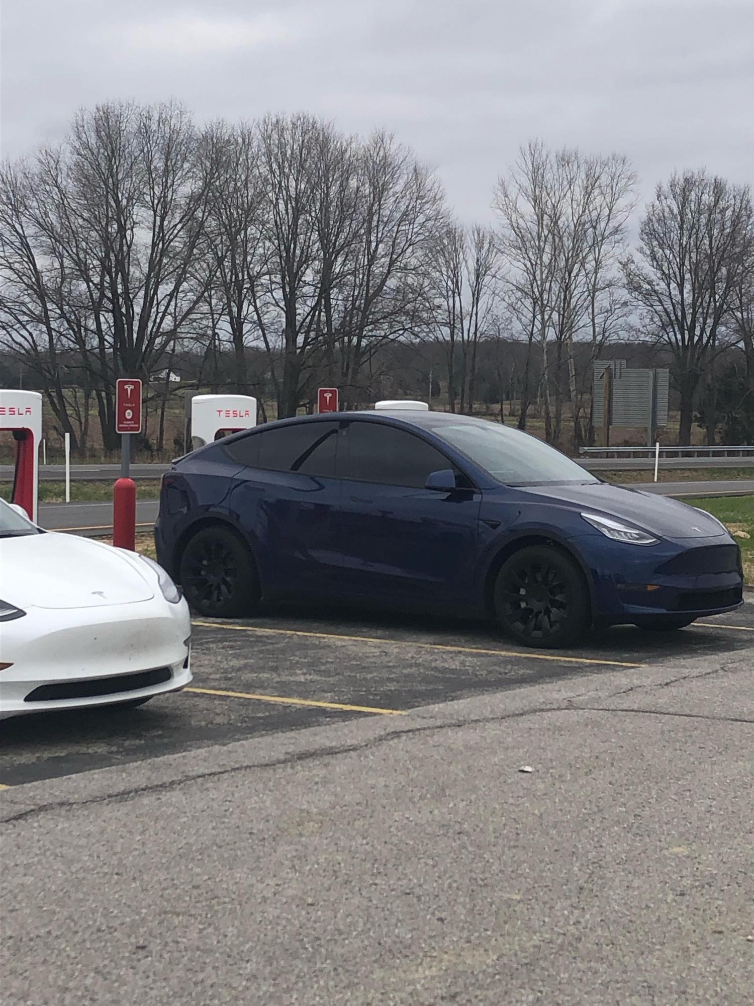 Beaver Dam Rest Stop Huck’s Service Plaza Beaver Dam, KY EV Station
