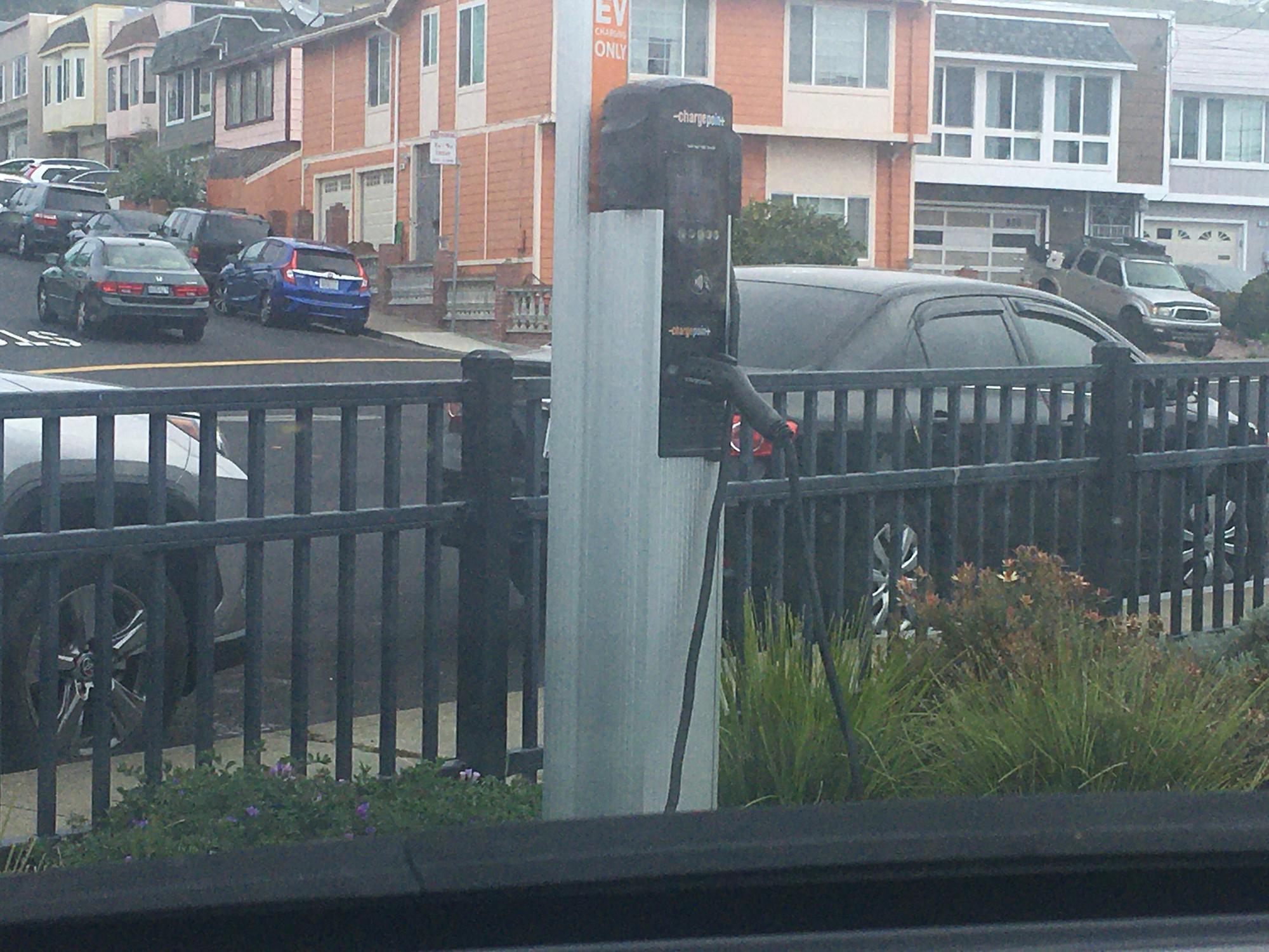 Thomas Pollicita Middle School Daly City, CA EV Station