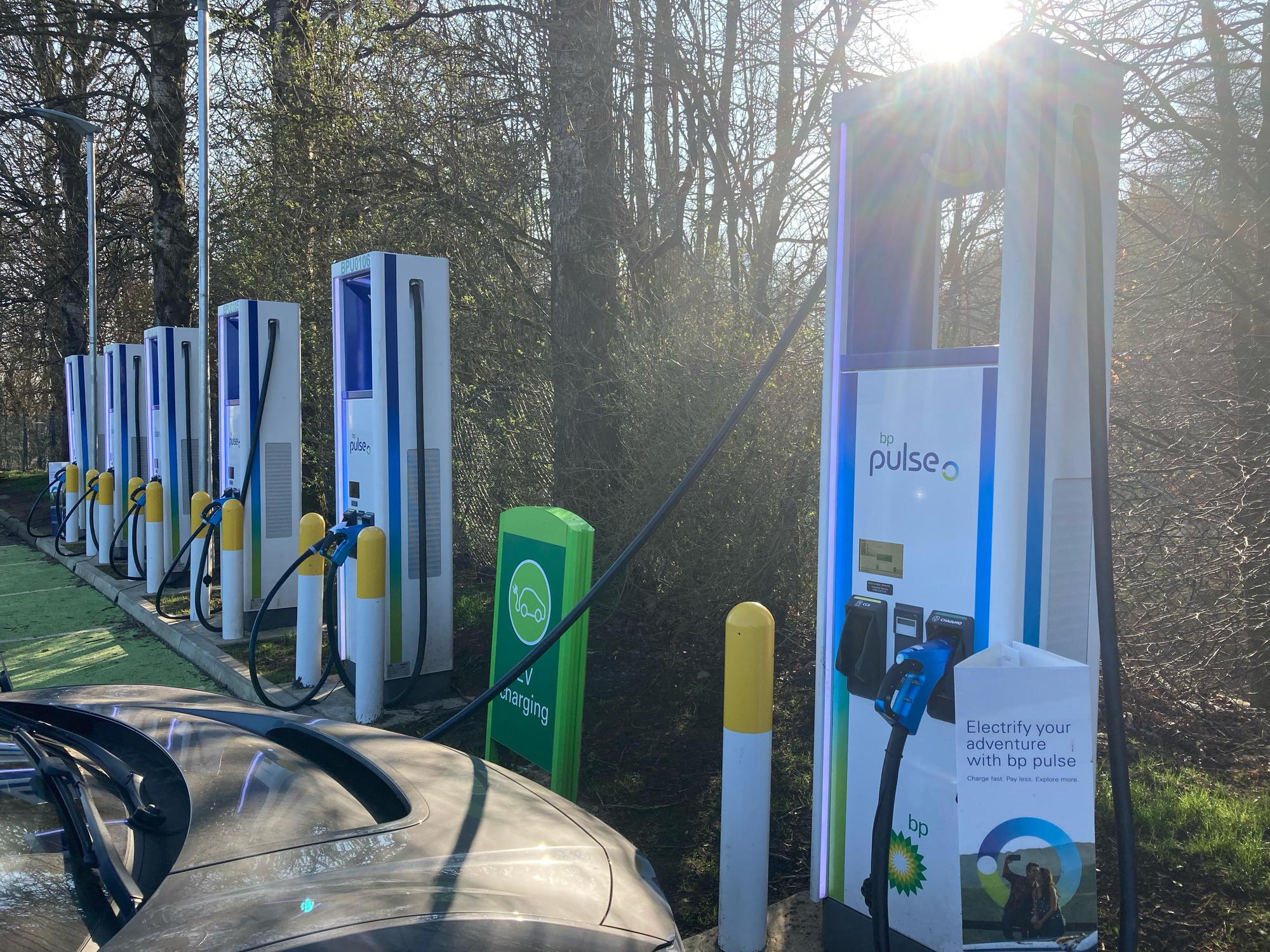 M8 (S/W) Harthill Services Harthill, Scotland EV Station