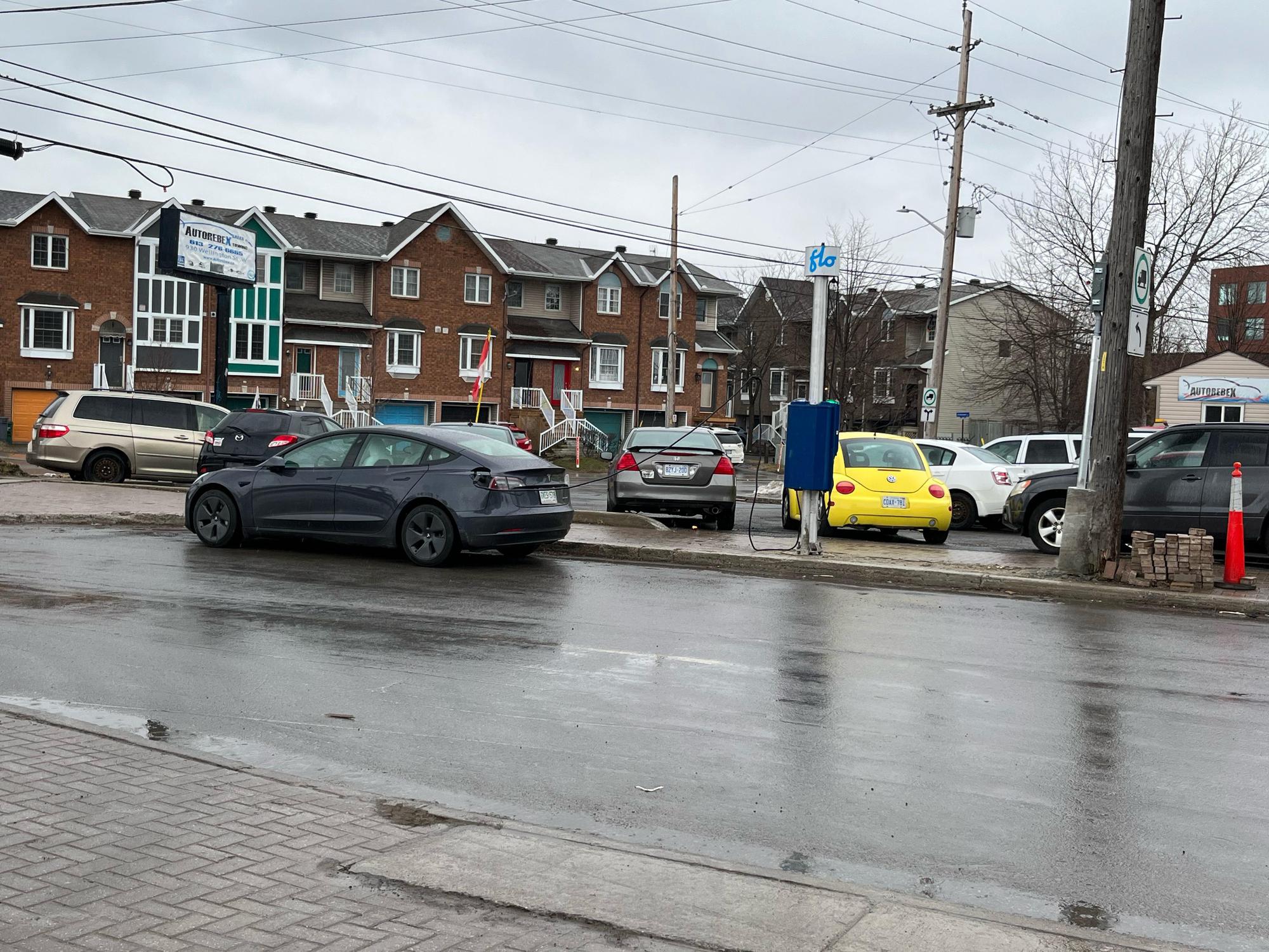 Wellington St & Bayswater Ave Parking Ottawa, ON EV Station