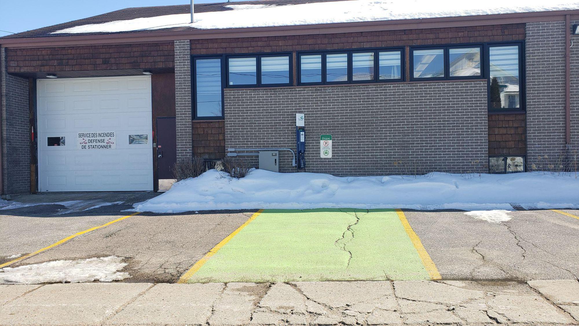 Canada Post SaintEdmondlesPlaines, QC EV Station
