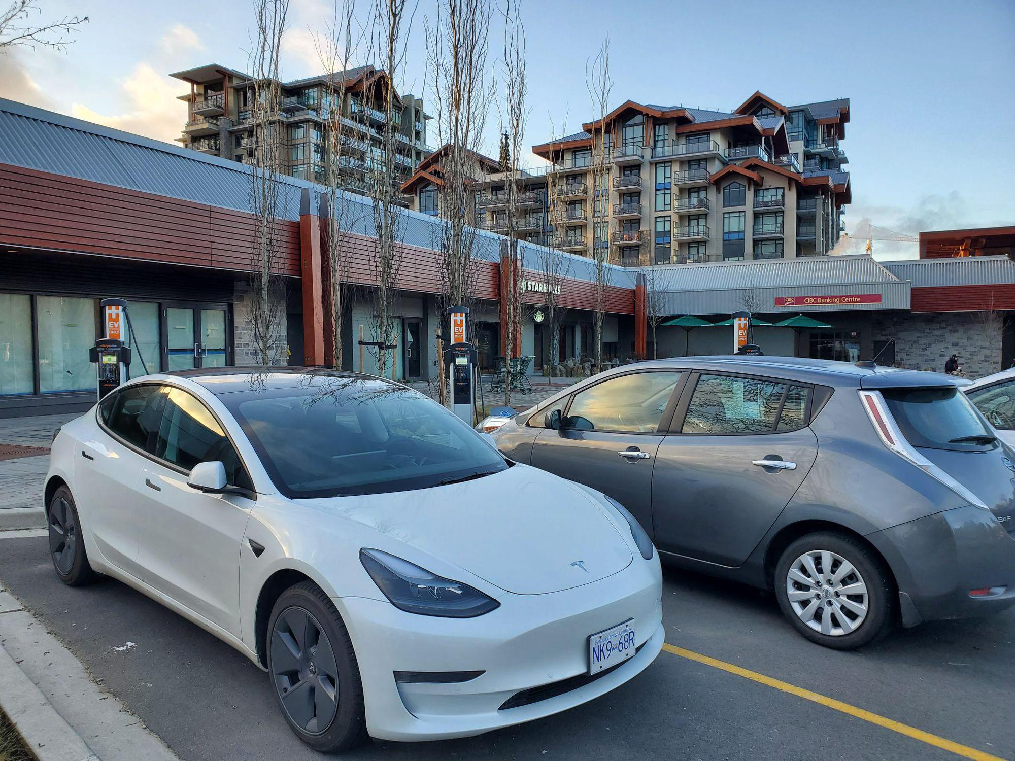 Lynn Valley Center Starbucks North Vancouver, BC EV Station