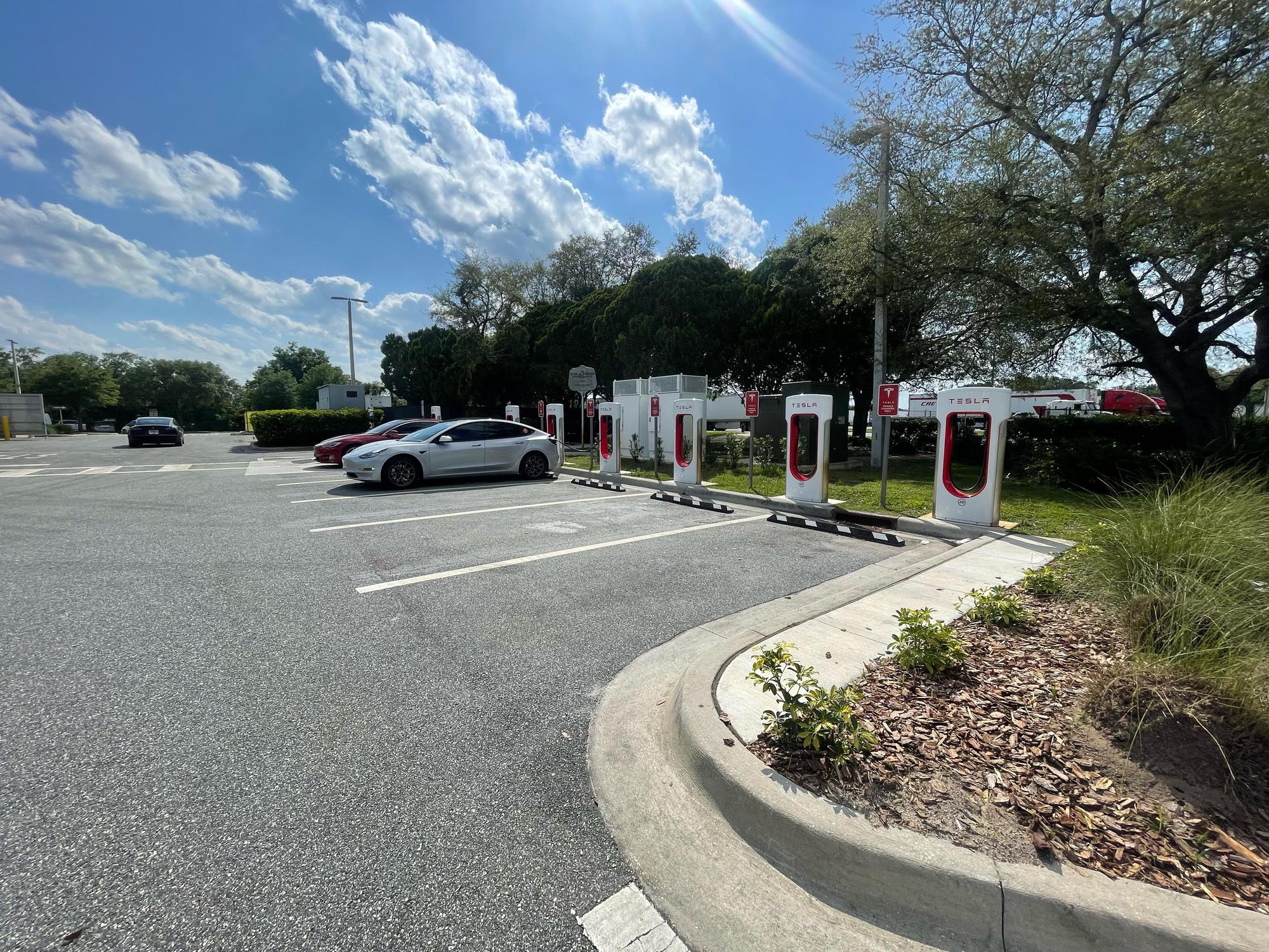 Okahumpka Service Plaza Wildwood, FL EV Station