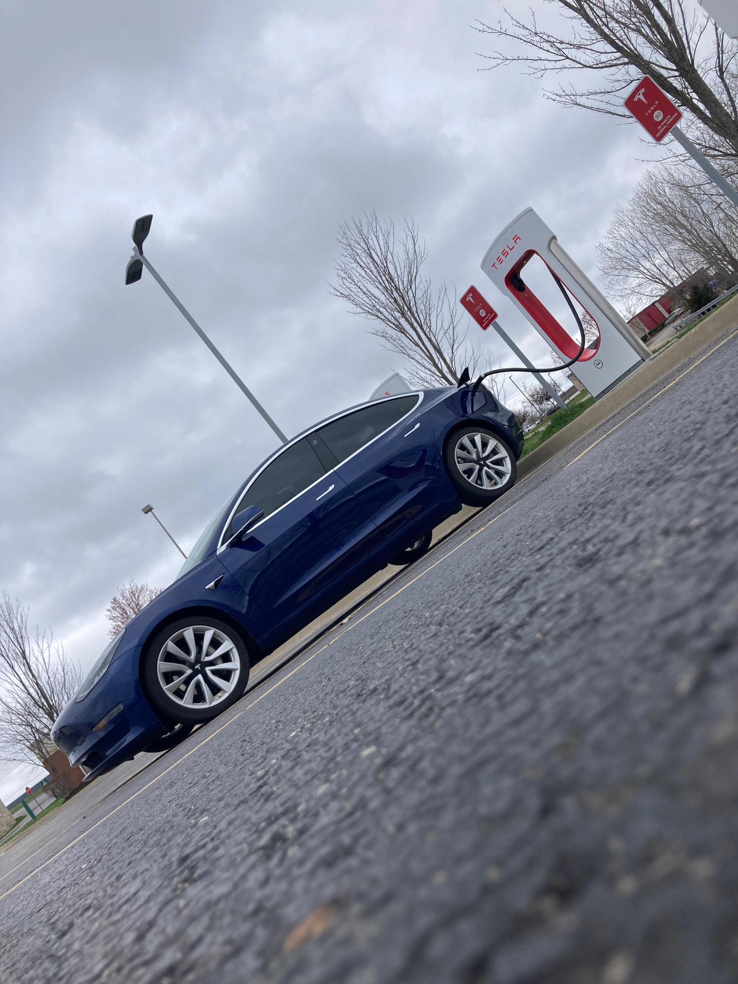 HyVee Grocery Store Osage Beach, MO EV Station
