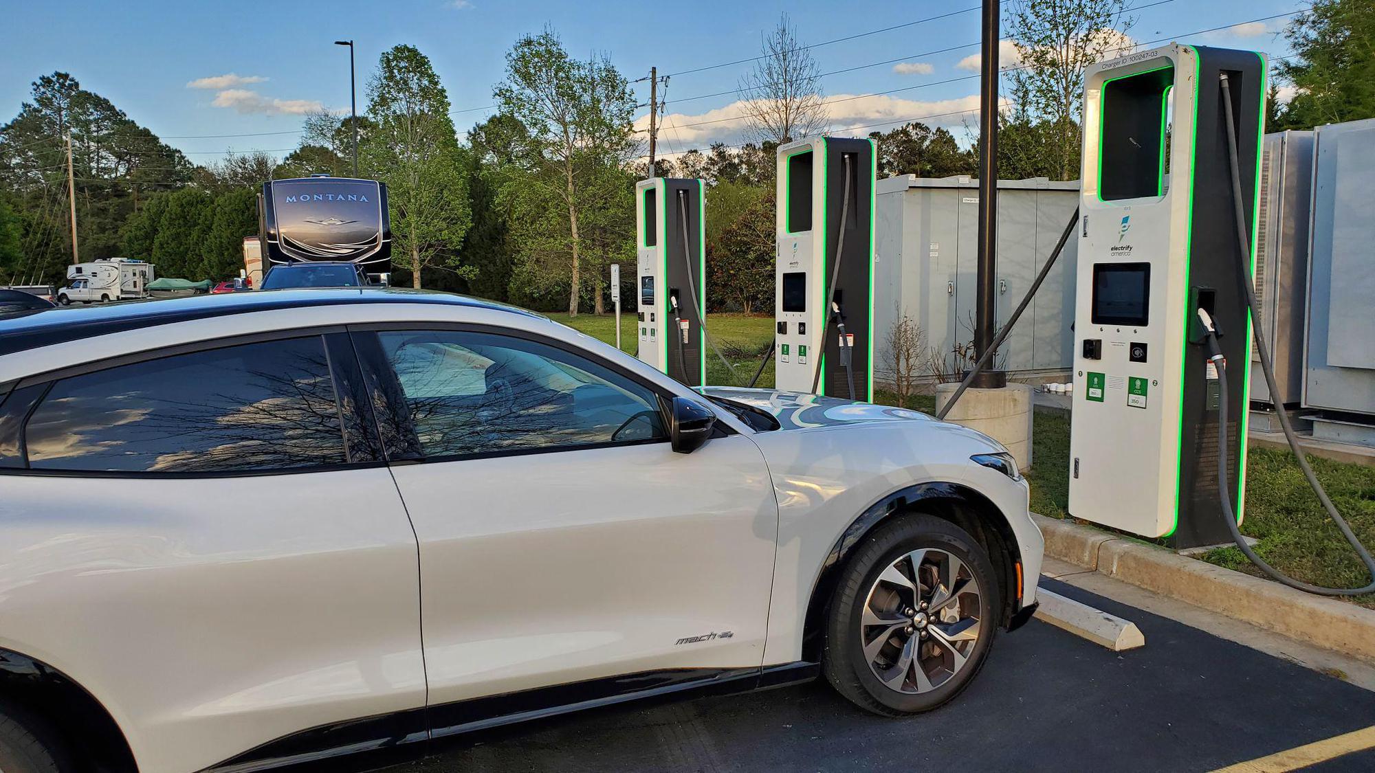 Walmart Supercenter Walterboro, SC EV Station