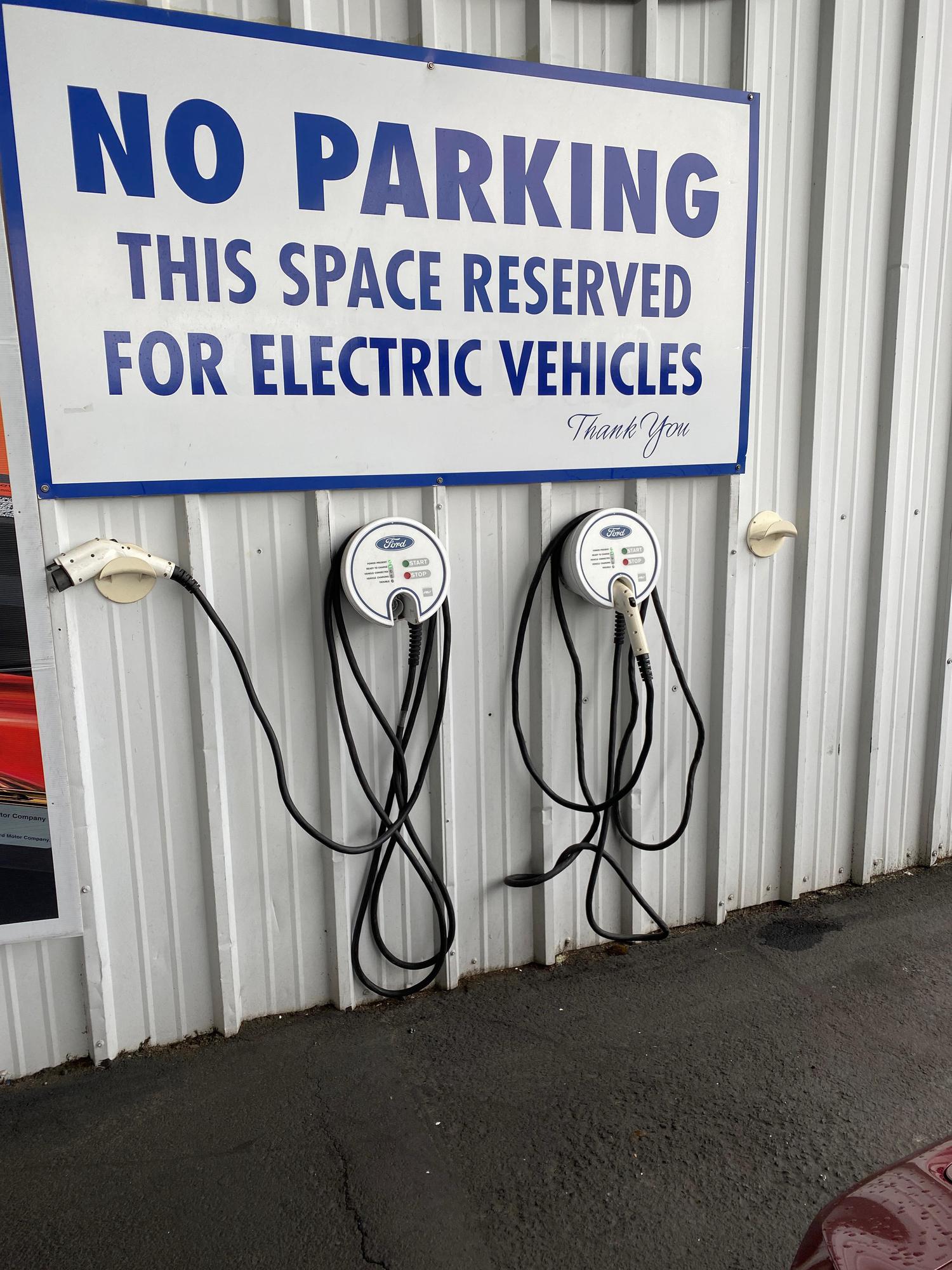 McCord's Dodge Jeep Ram Longview, WA EV Station