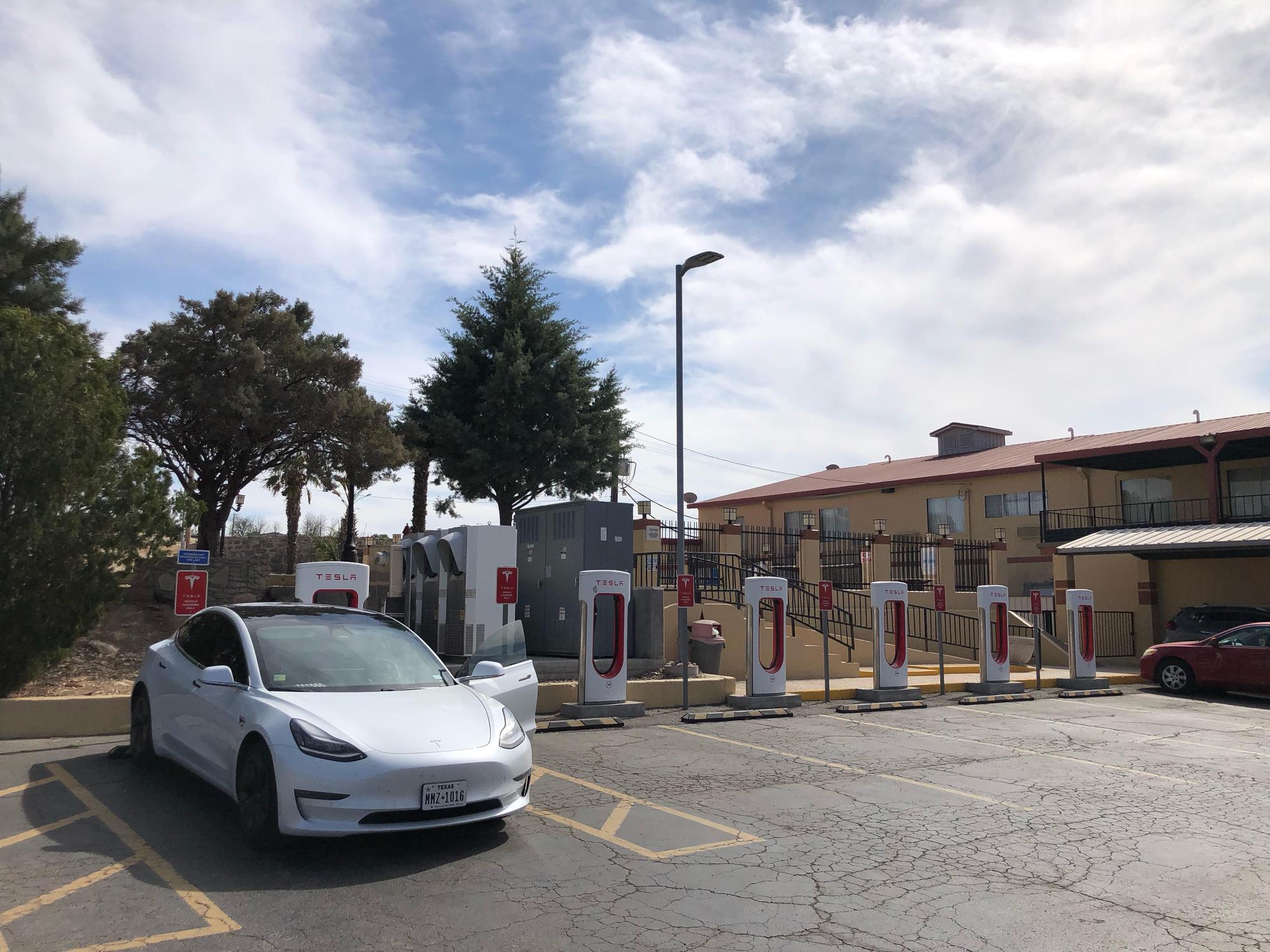 Ozona Quality Inn Ozona, TX EV Station