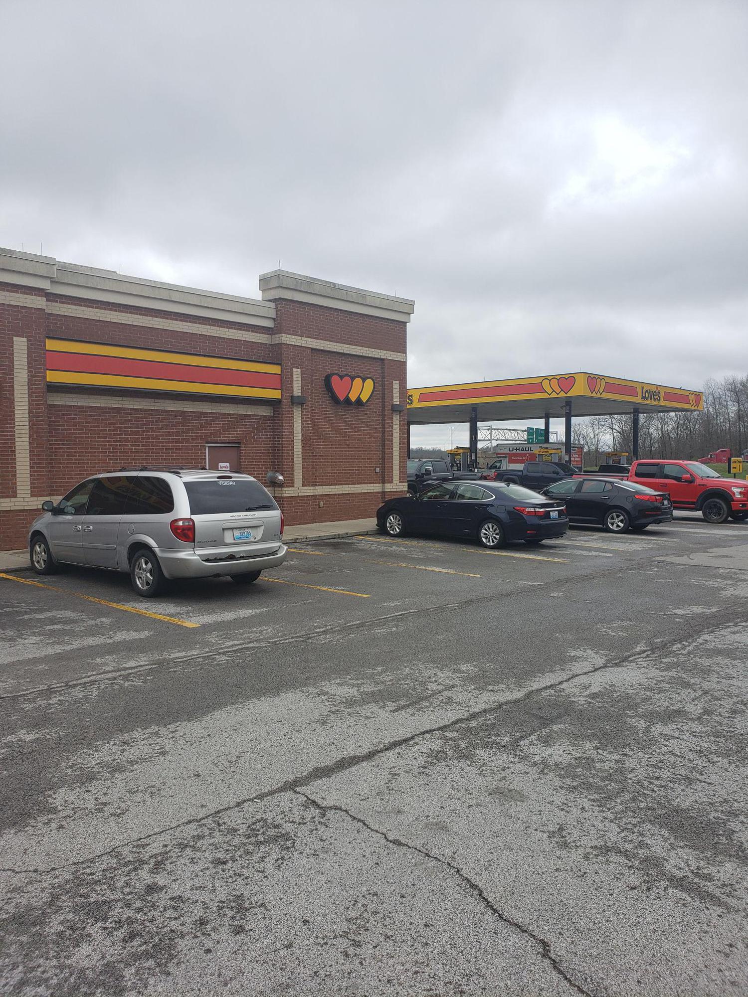 Love's Travel Stop Sparta, KY EV Station