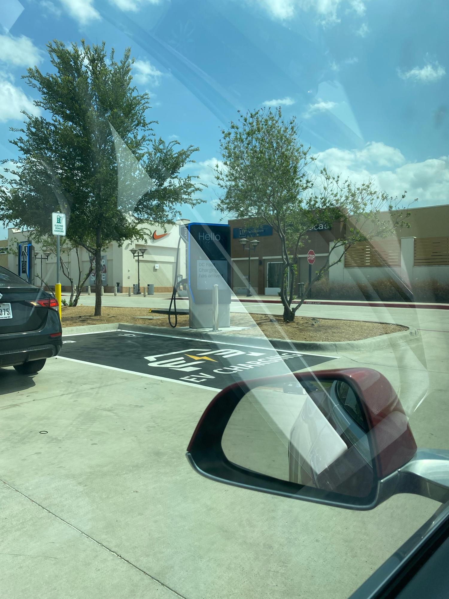 Tanger Outlets Gap Factory Fort Worth, TX EV Station